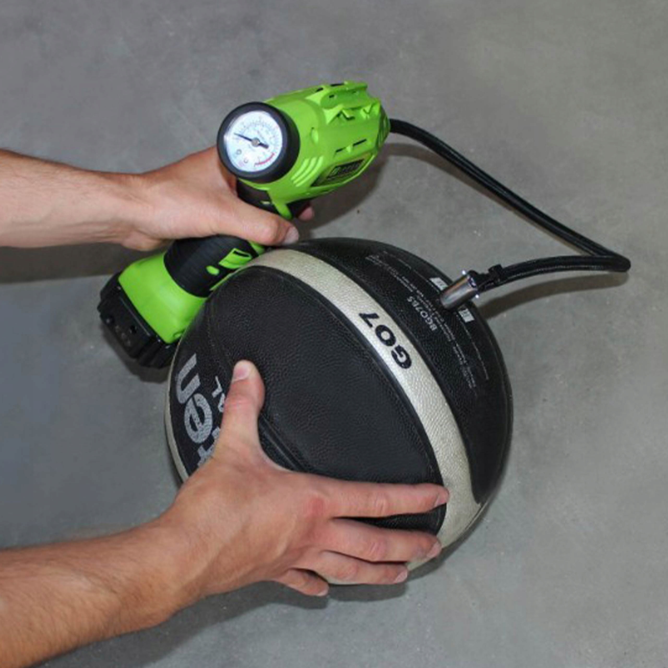 POMPKA AKUMULATOROWA SAMOCHODOWA KOMPRESOR 18V Rodzaj elektryczne