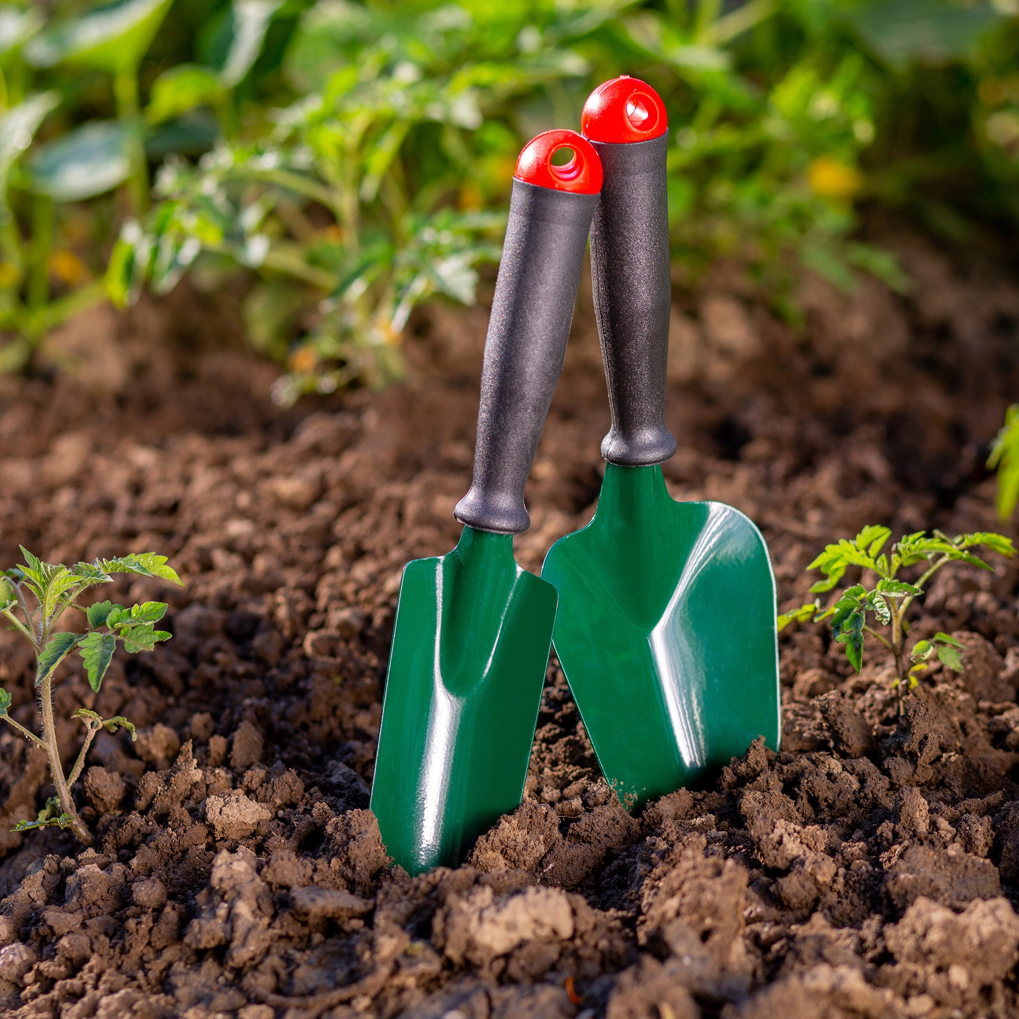 ŁOPATKA OGRODNICZA OGRODOWA DO SADZENIA STAL 31cm Materiał głowicy metal