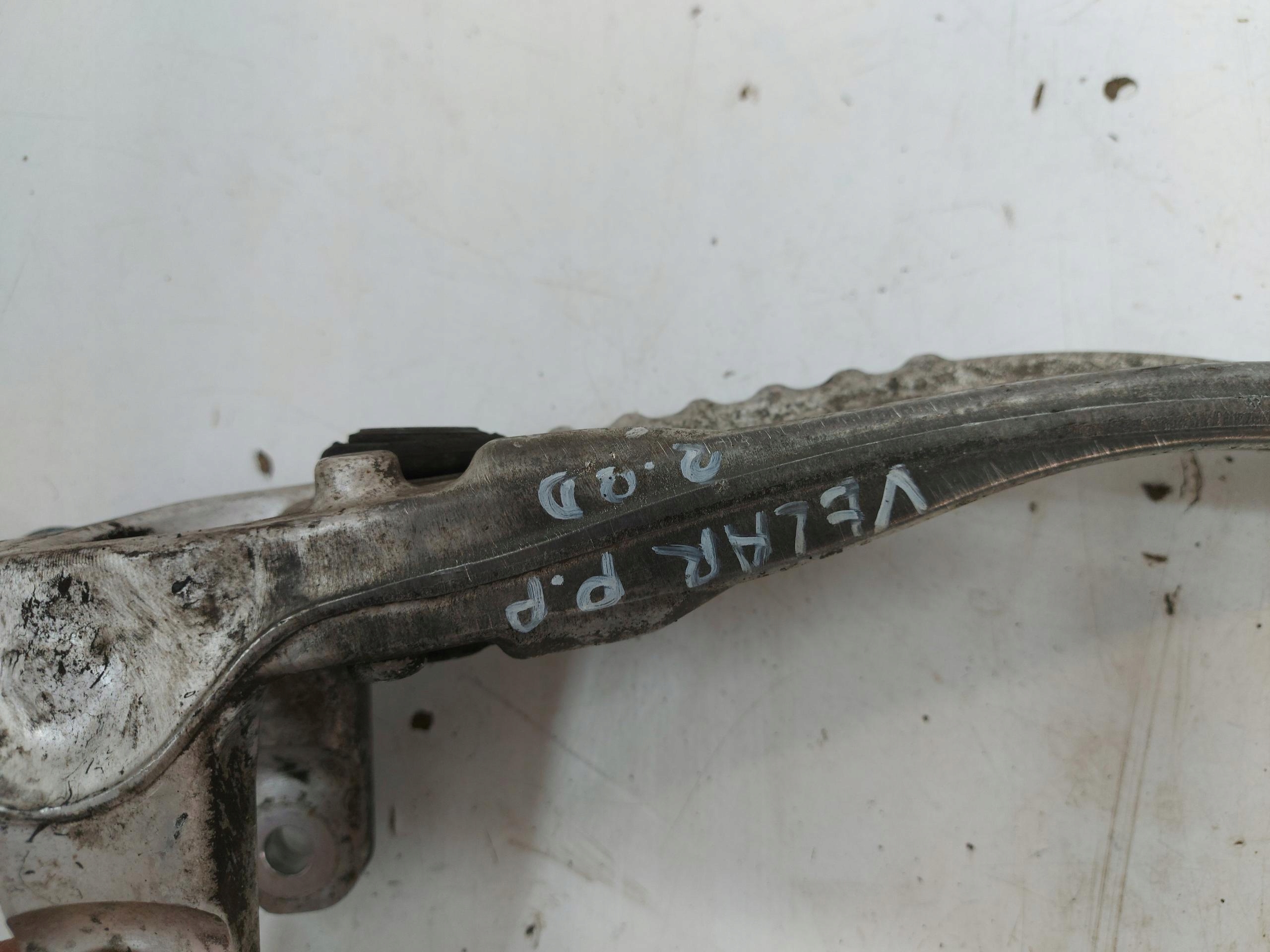 Range Rover VELAR L560 2.0d 2021r arm right front front oryg lower