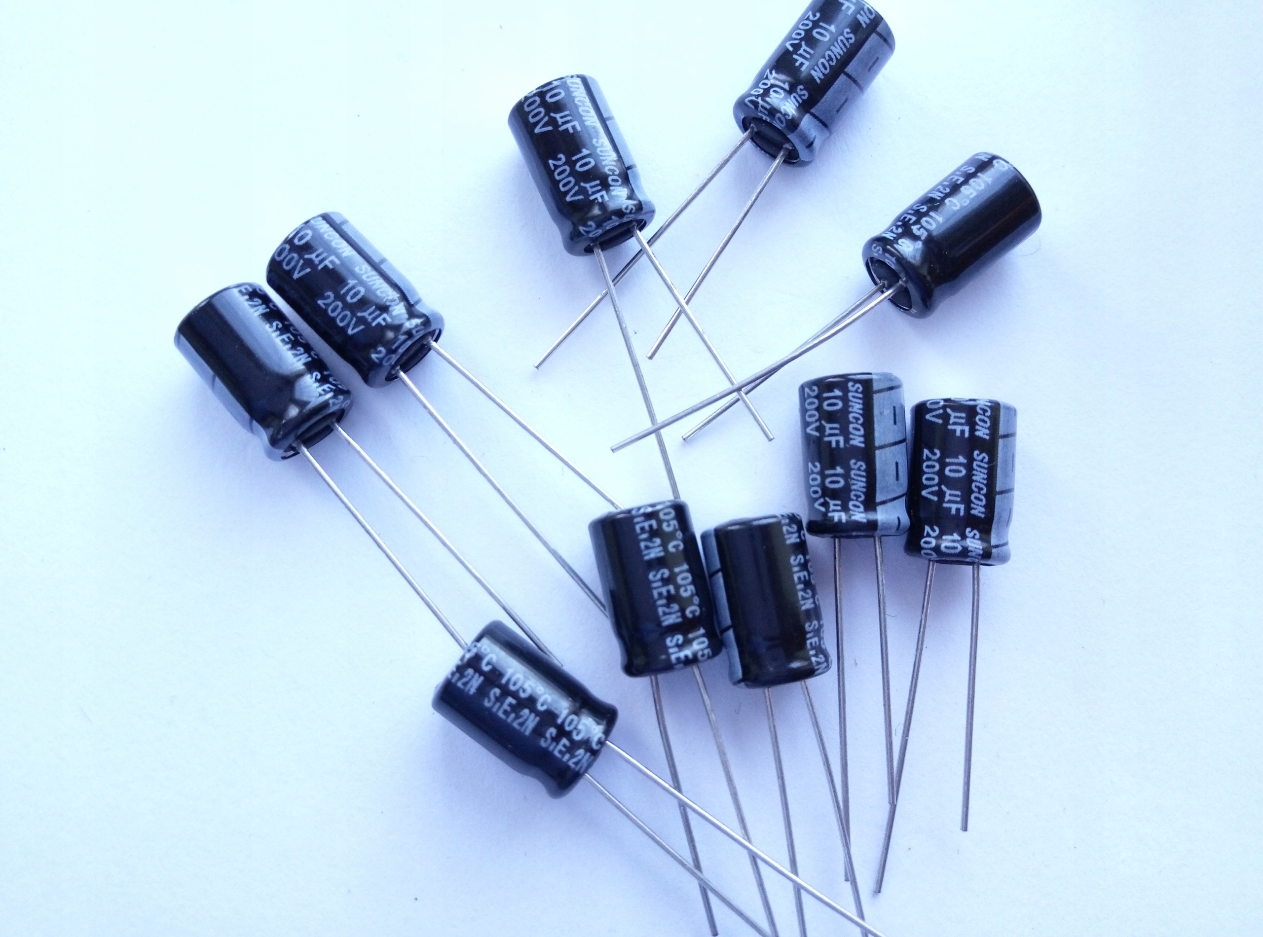 [10 szt] 10uF 200V 105'C kondensator elektrolit