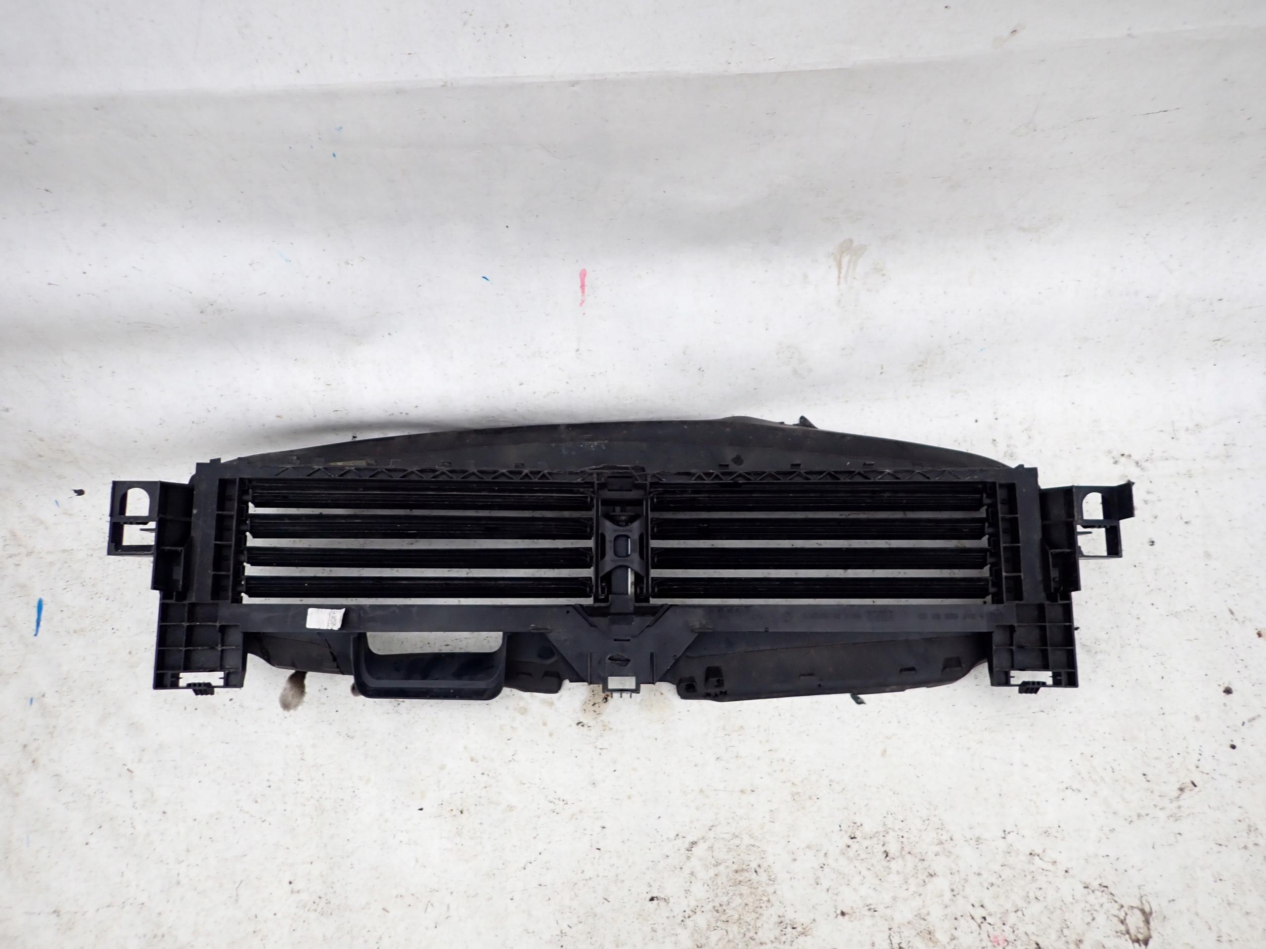 MERCEDES B-KLASA W247 18- blinds intake air
