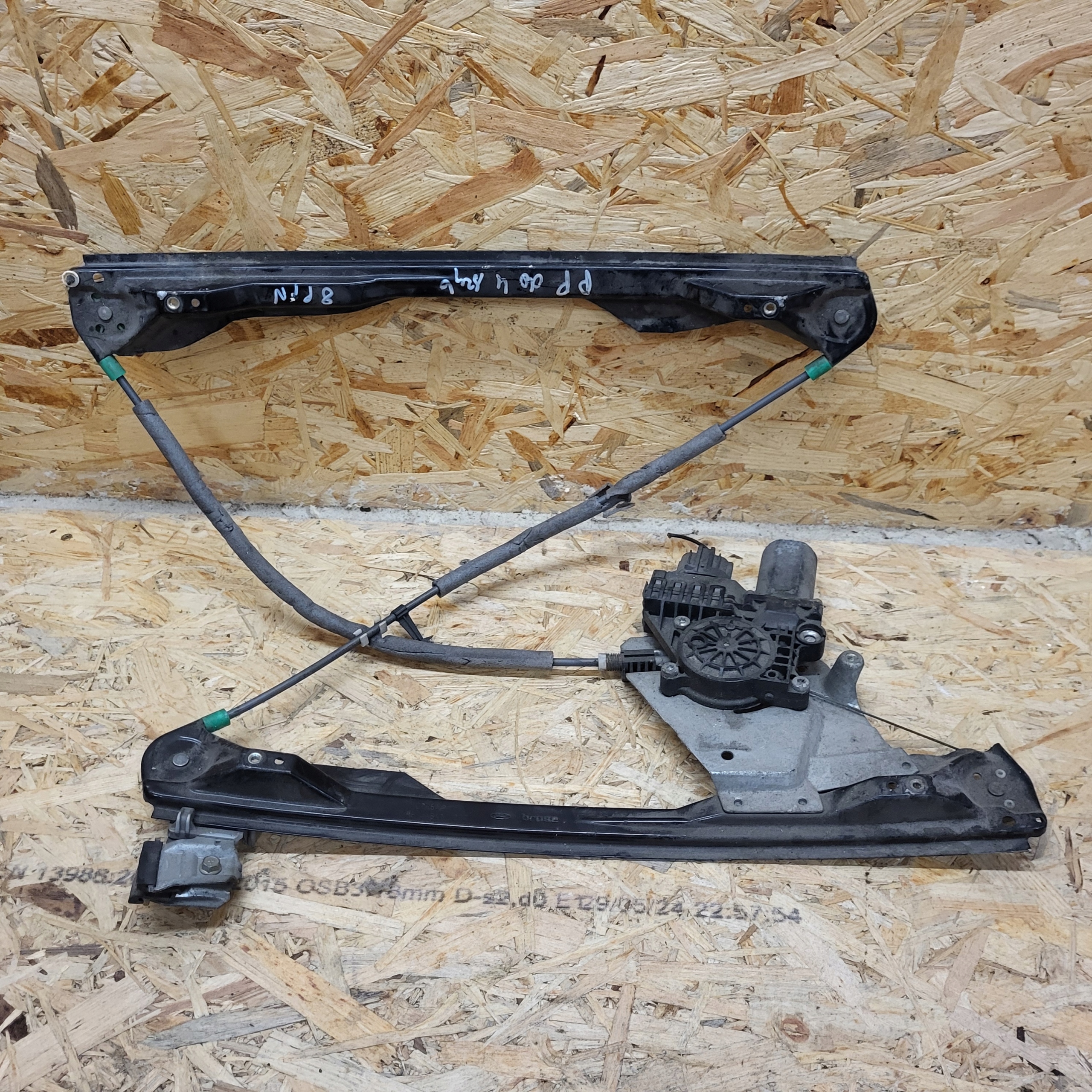 FORD FOCUS MK1 98-04 Mécanisme Lève vitres Vitre Droite 8 PIN