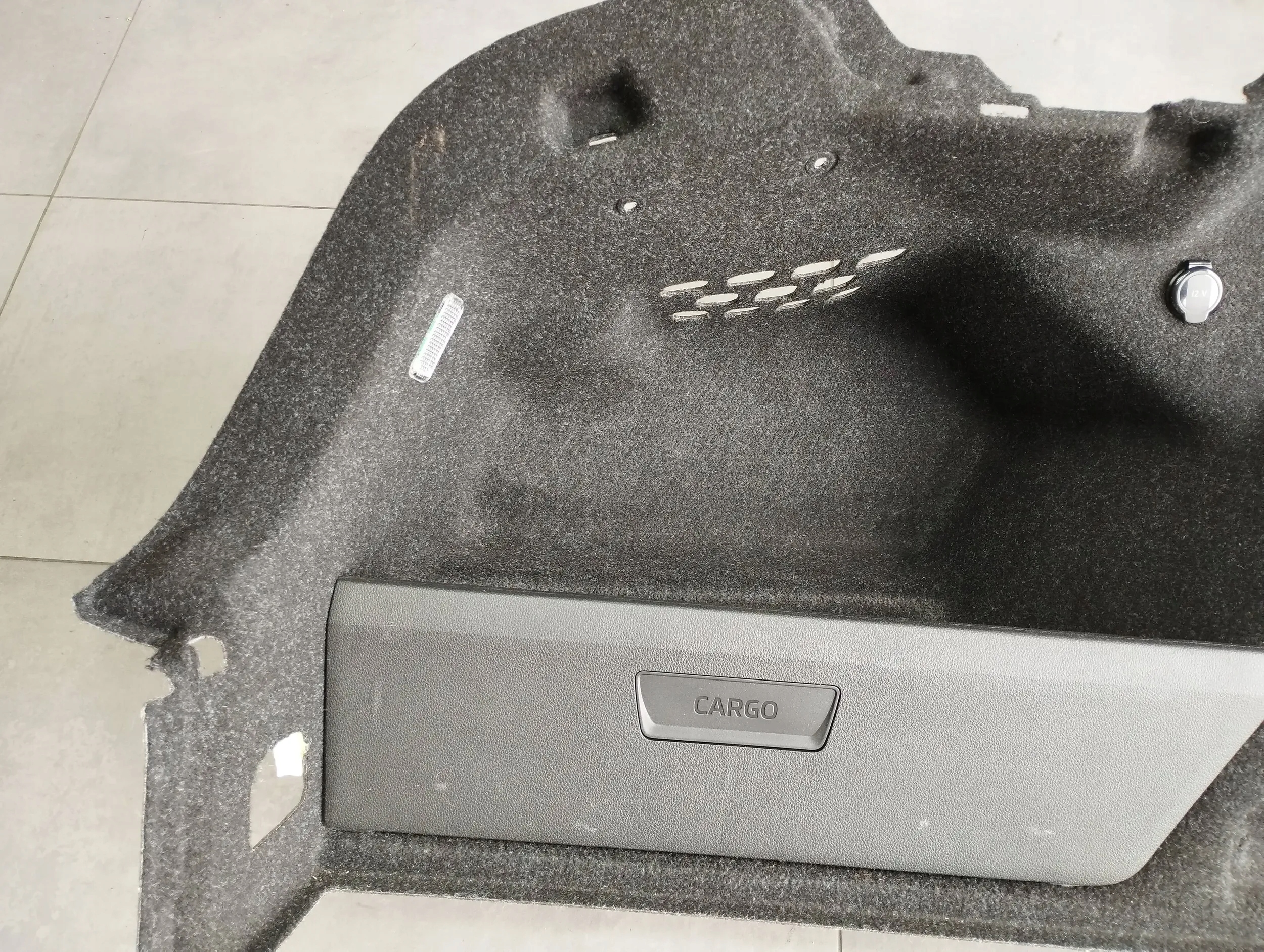 Skoda Octavia Mk4 boot upholstery left 5E6867427A