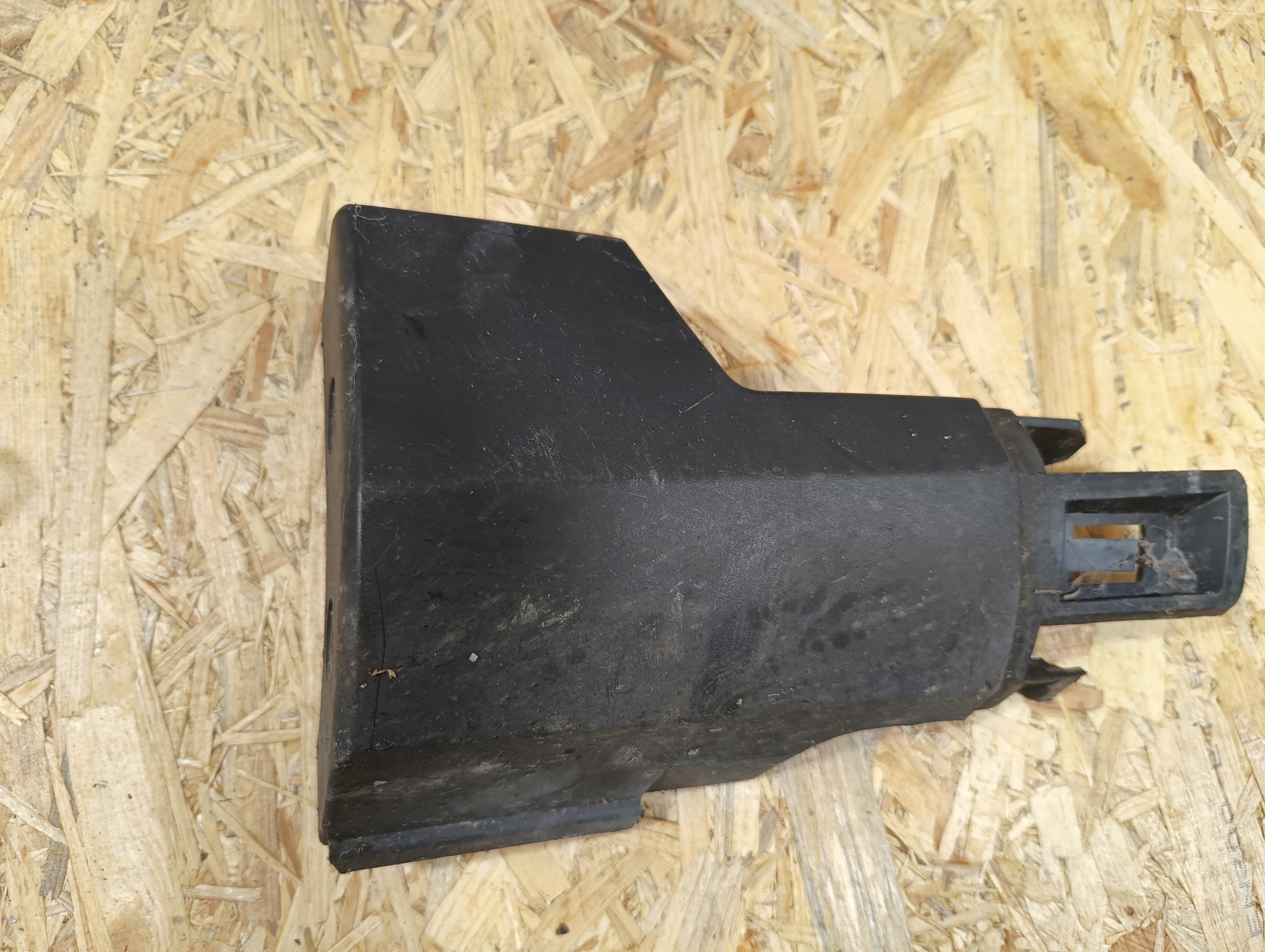moulding threshold left pipe end PEUGEOT 2008 and 82018z03