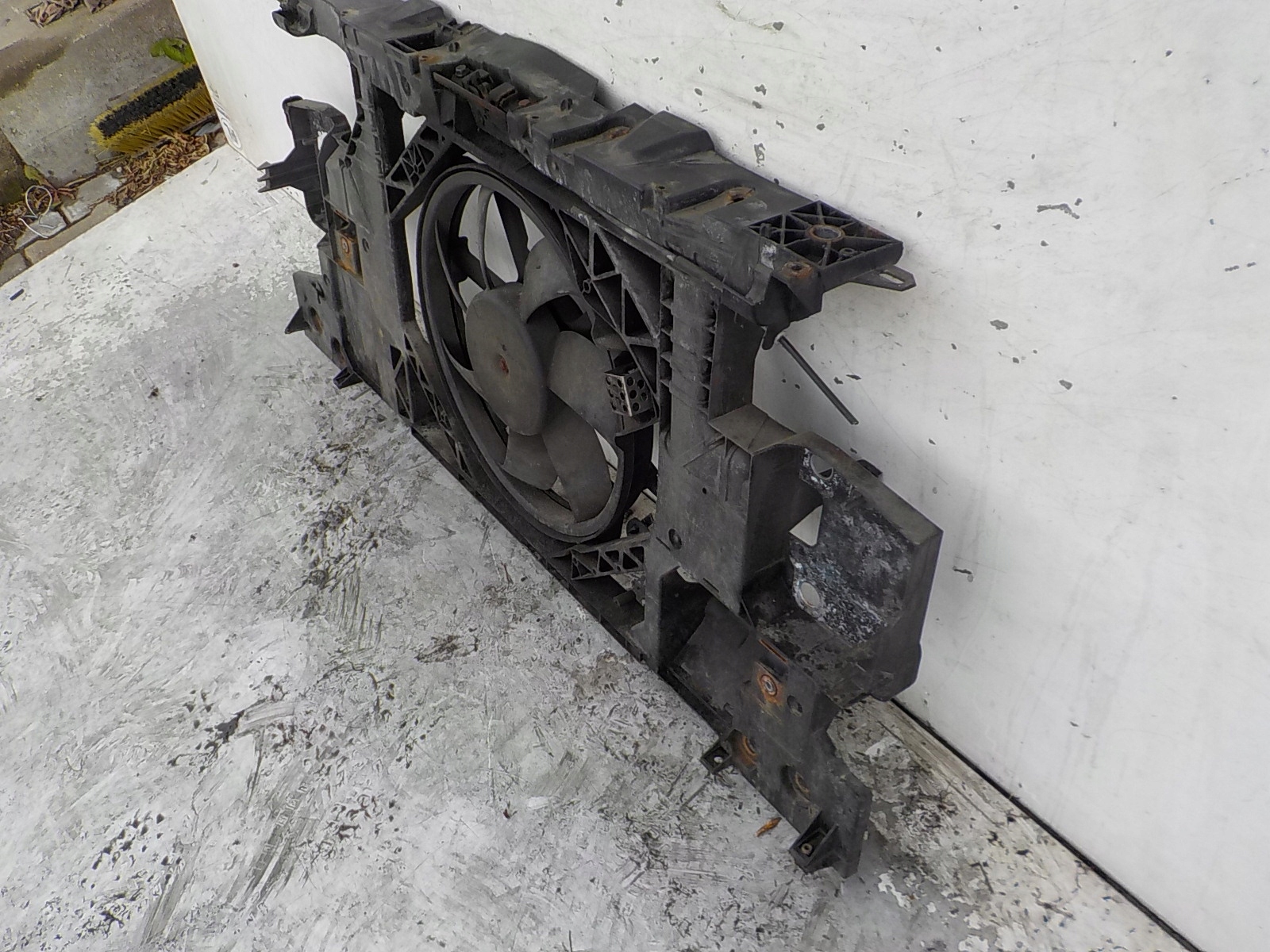 755 RENAULT MEGANE III 1.9 DCI support panel for radiators sider radiator