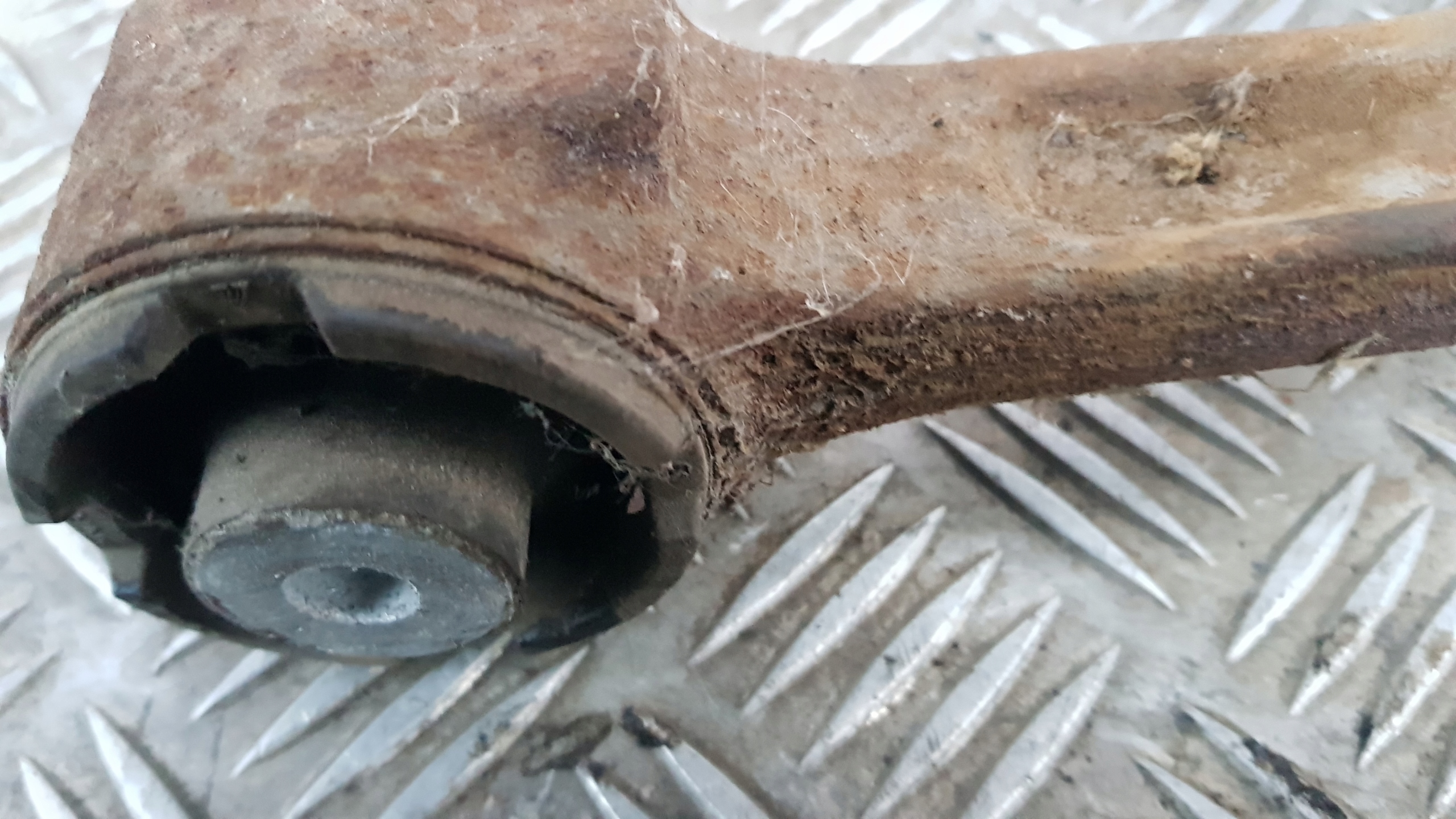 MERCEDES W211 4MATIC arm upper left / right