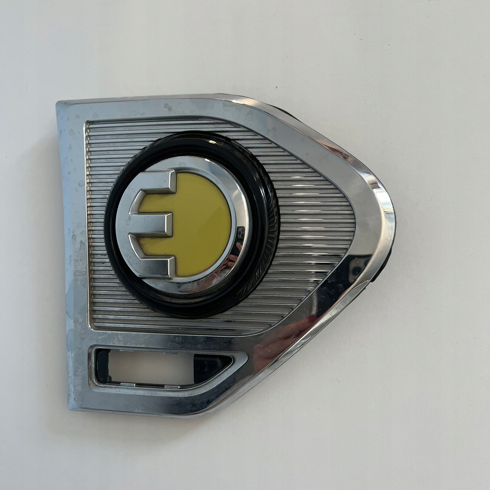 MINI COUNTRYMAN F60 right front moulding grid cap 7414100