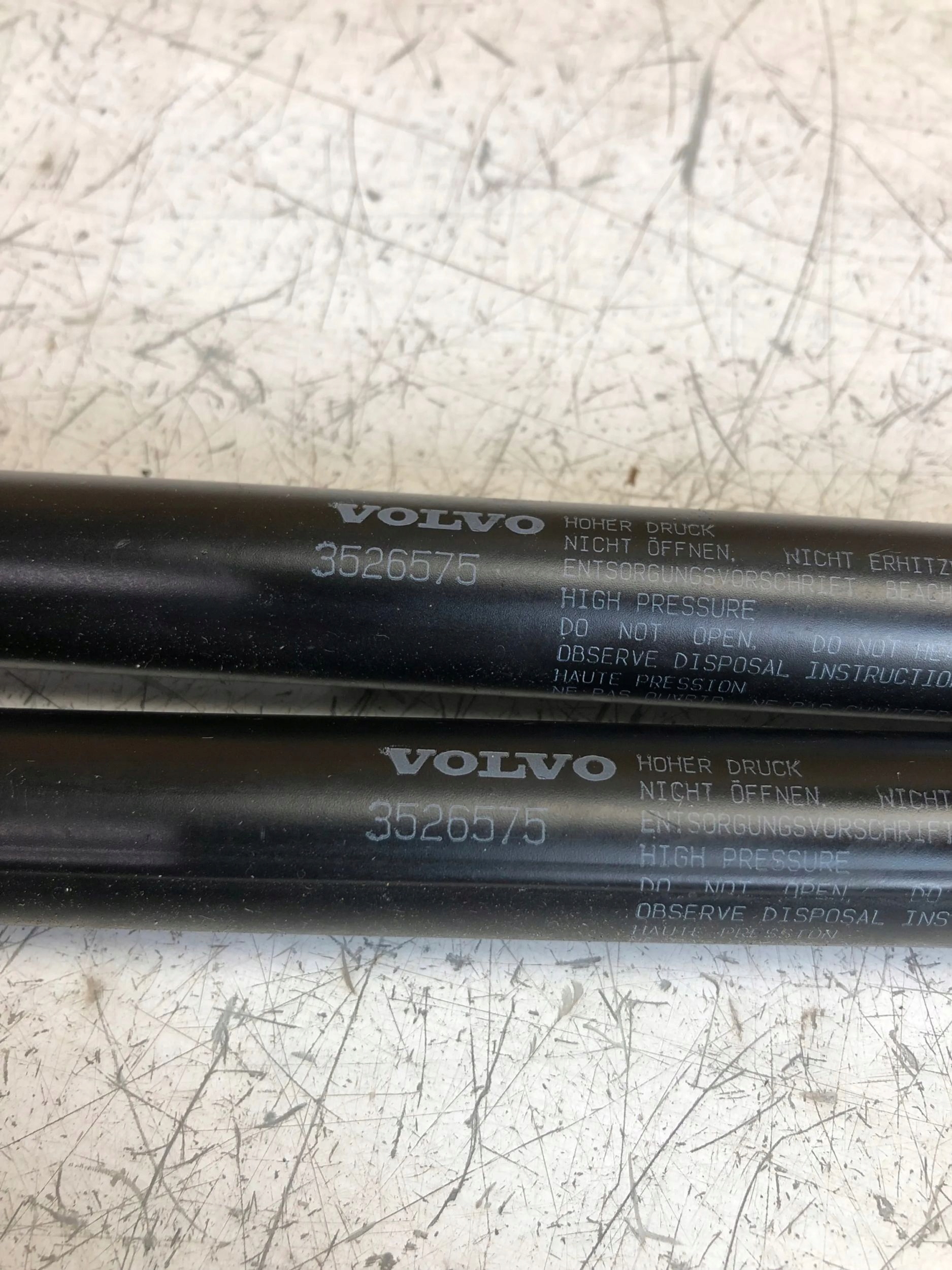 SILOWNIKI bonnet boot VOLVO 960 3526575