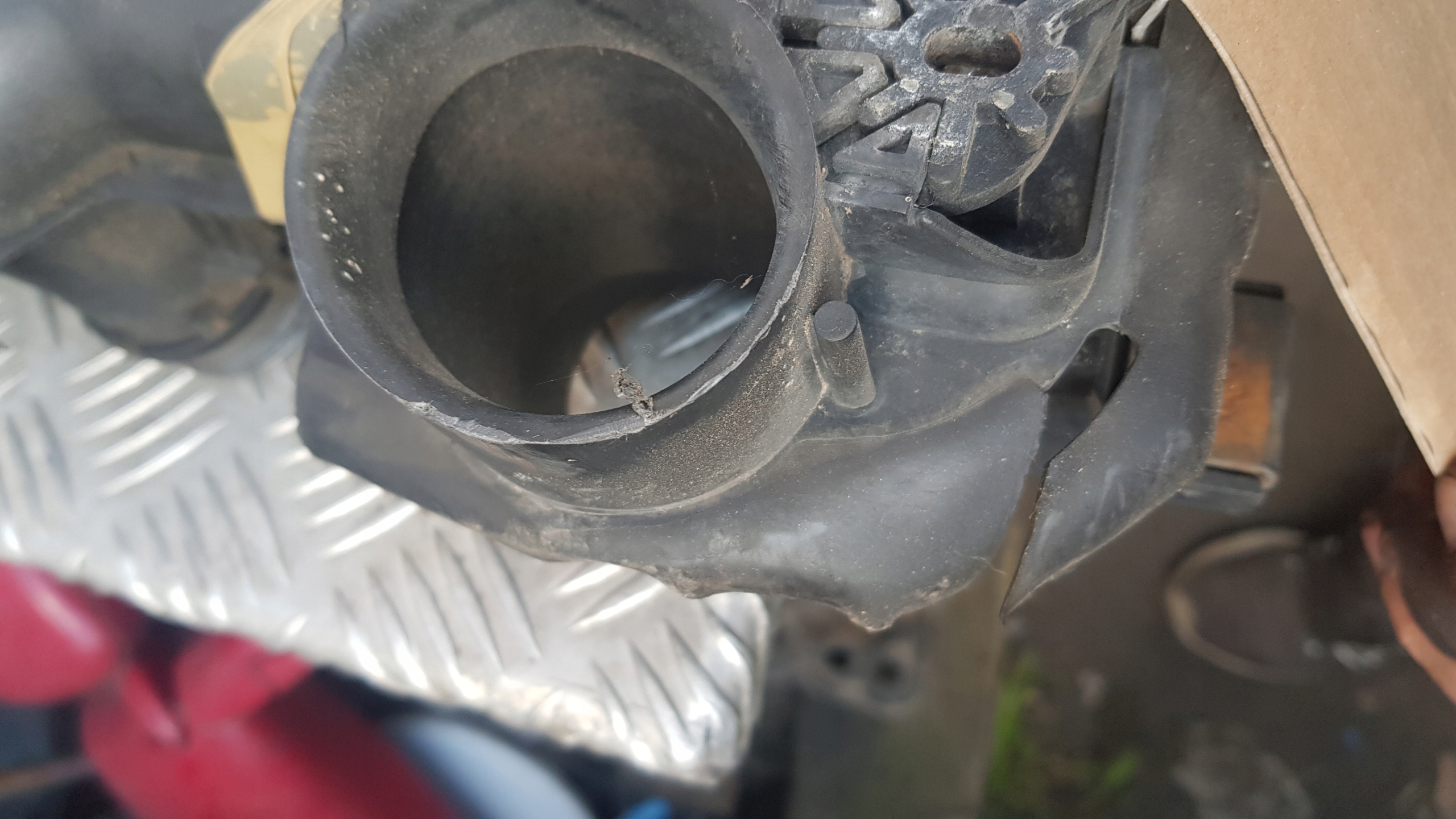 MERCEDES W220 3.2 water cooler a2205000004