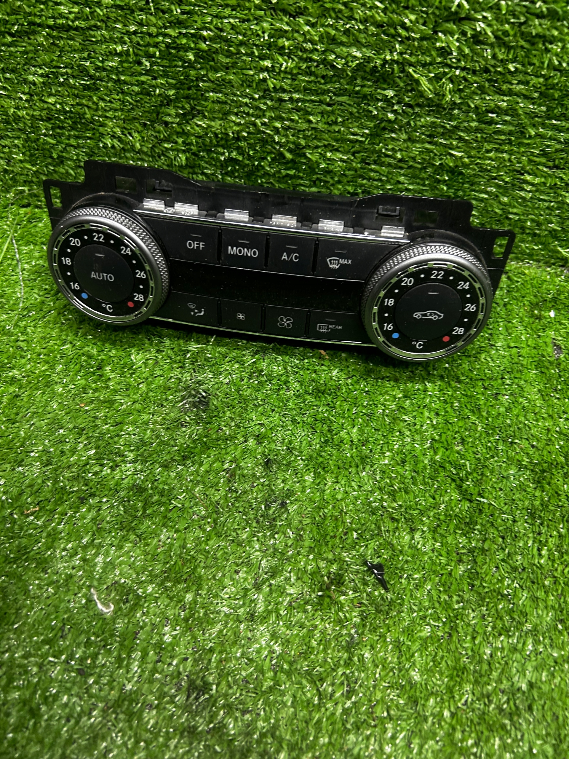 MERCEDES W204 COMANDI CLIMA 2048308285
