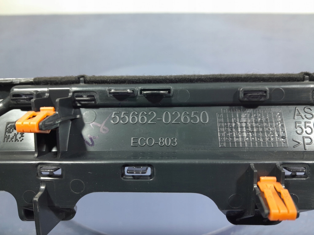 TOYOTA COROLLA XII E21 молдинг консоли 55662-02650