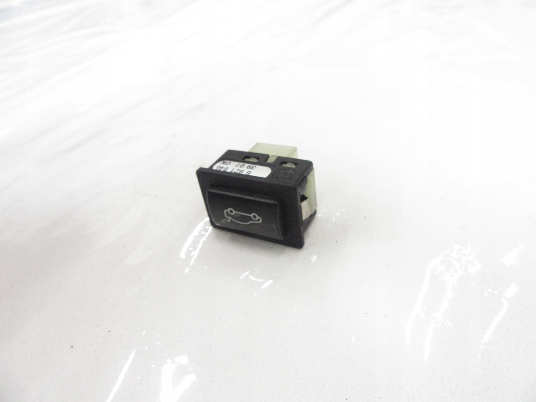 button switch bonnet boot BMW e60 e61 e81 87 e90 e91 F10 F20 F30