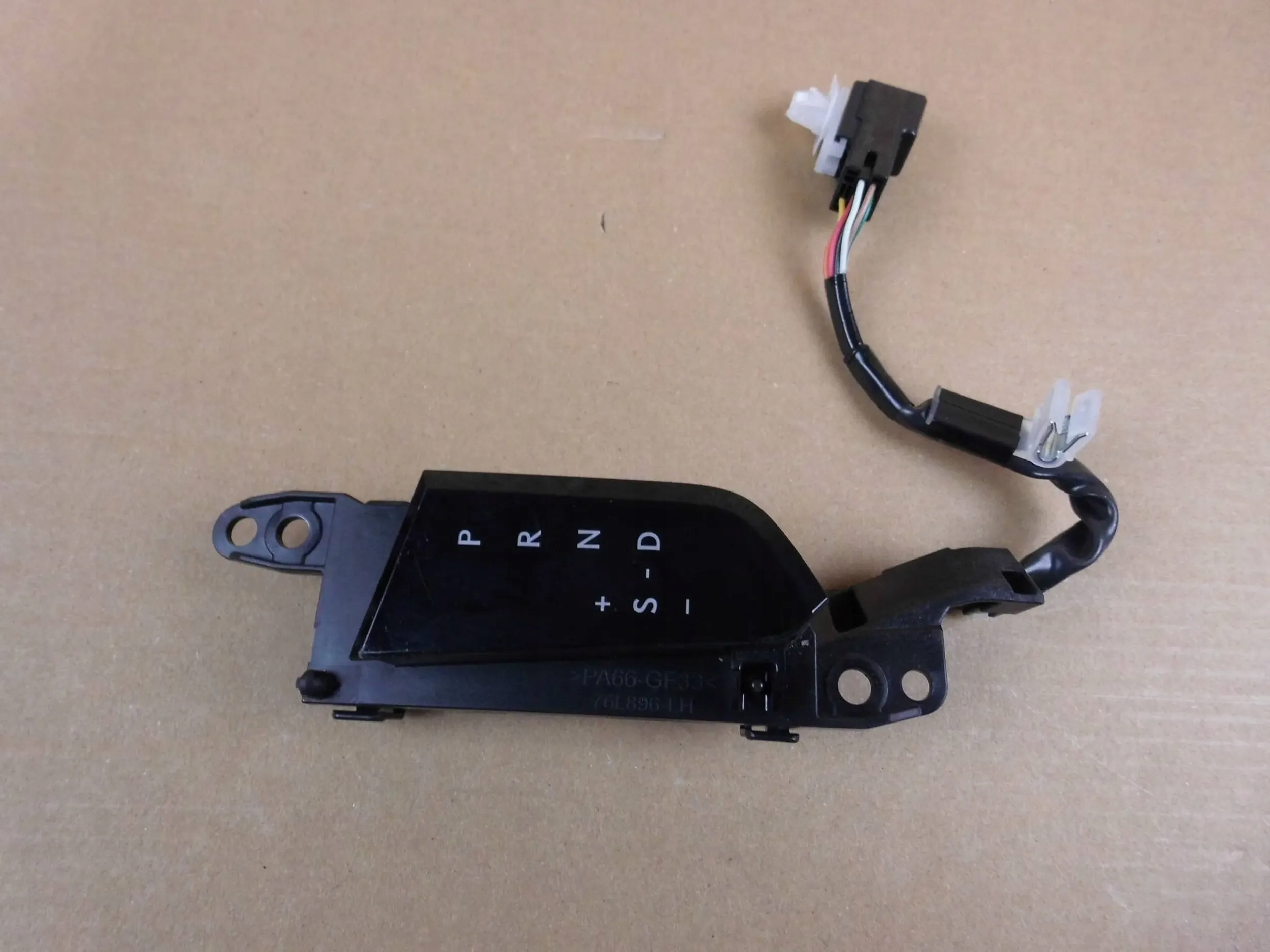 Lexus UX250H Bildschirm, Schalt getriebe panel sygnalizator 76L896-LH