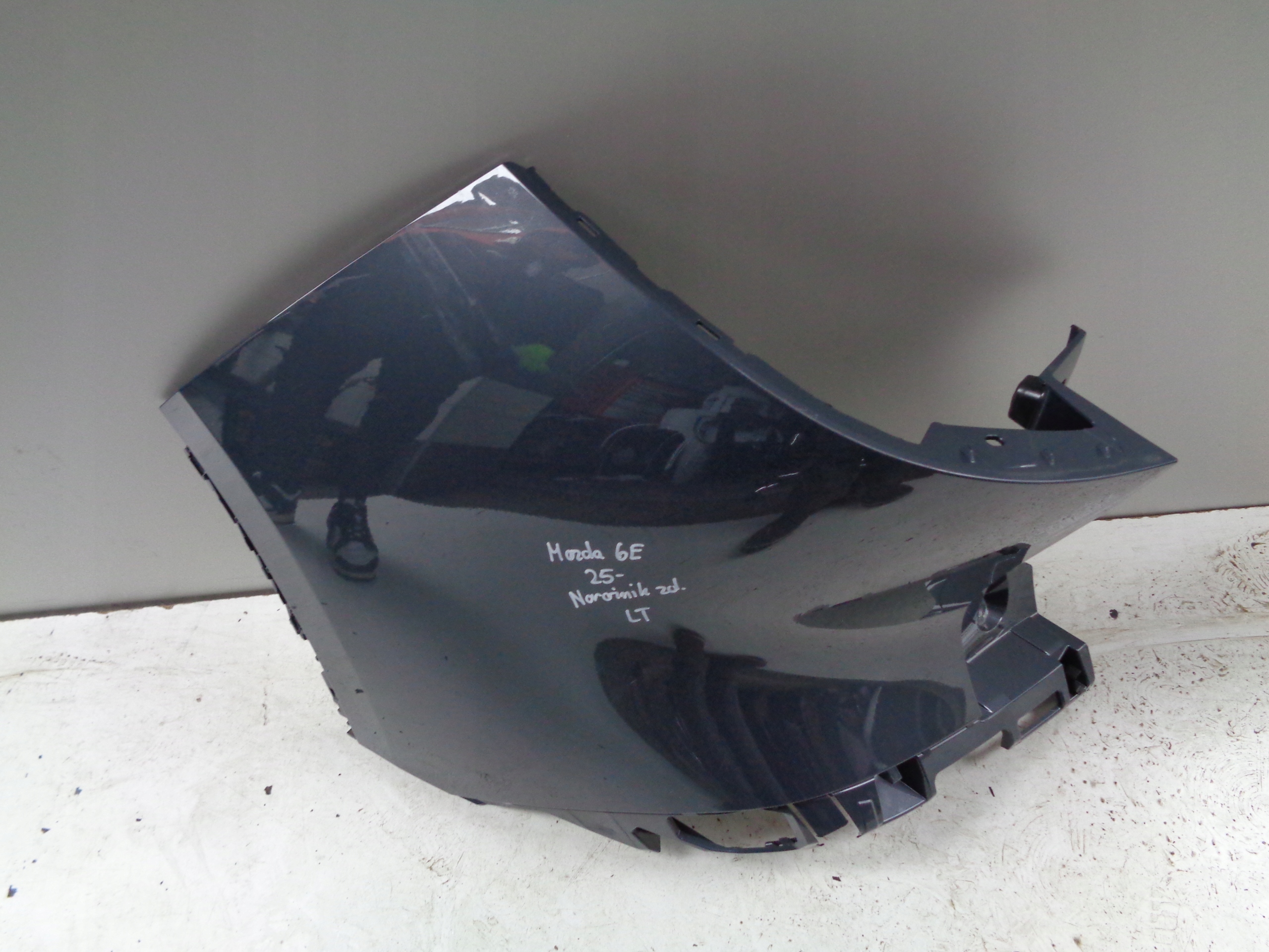 corner of a bumper left rear MAZDA 6 E 25