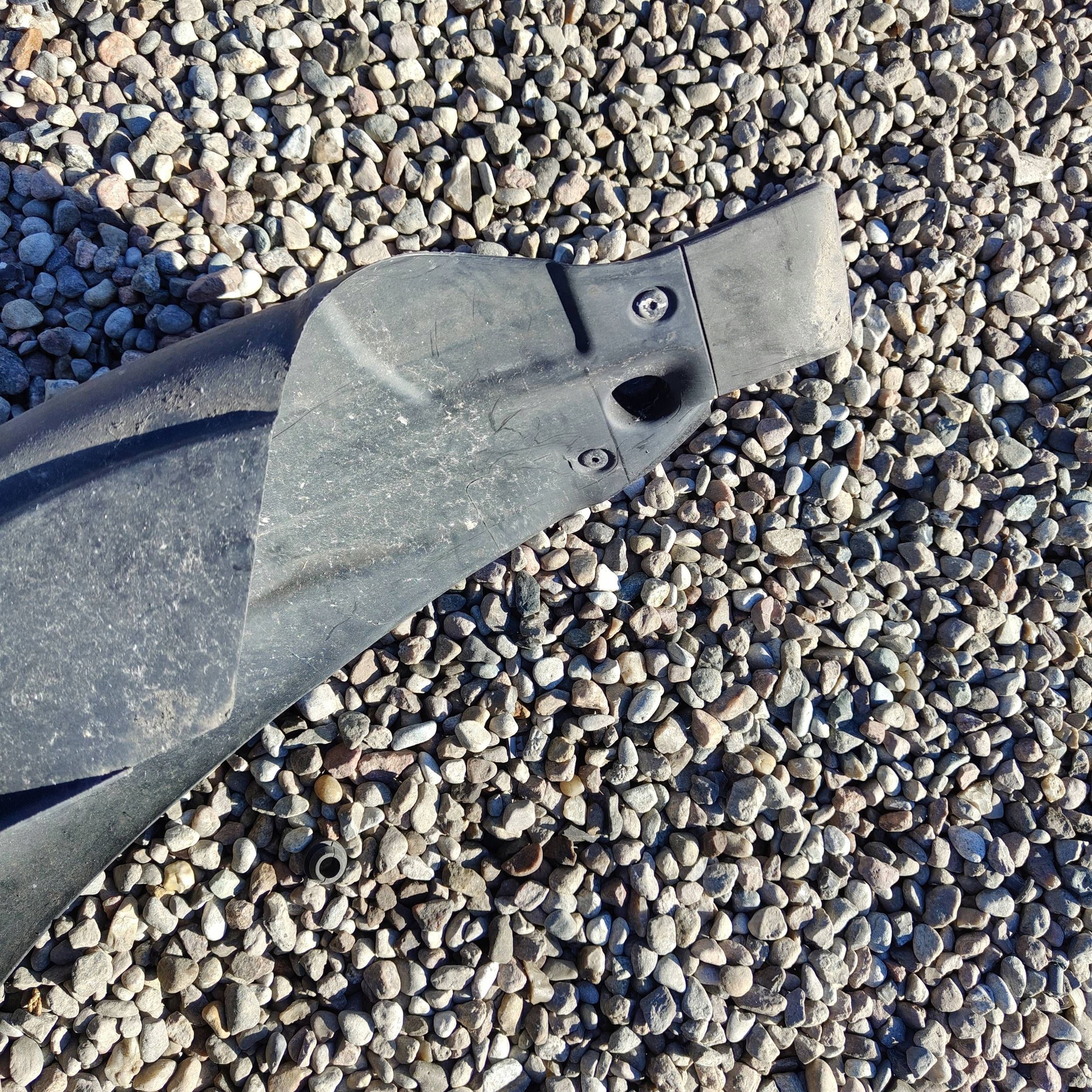 Peugeot 5008 II 2017 rear part side left mudguard rear.