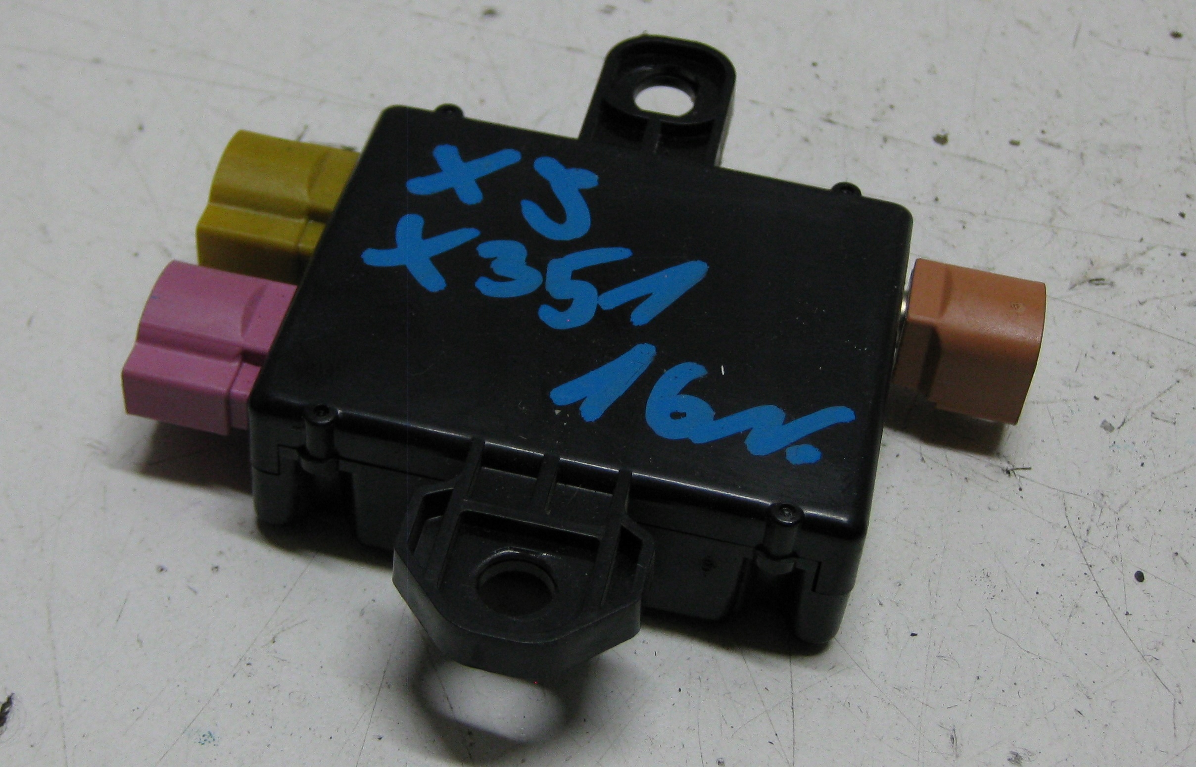 JAGUAR XJ X351 FL 16R control unit USB/AUX FW93-19010-BC