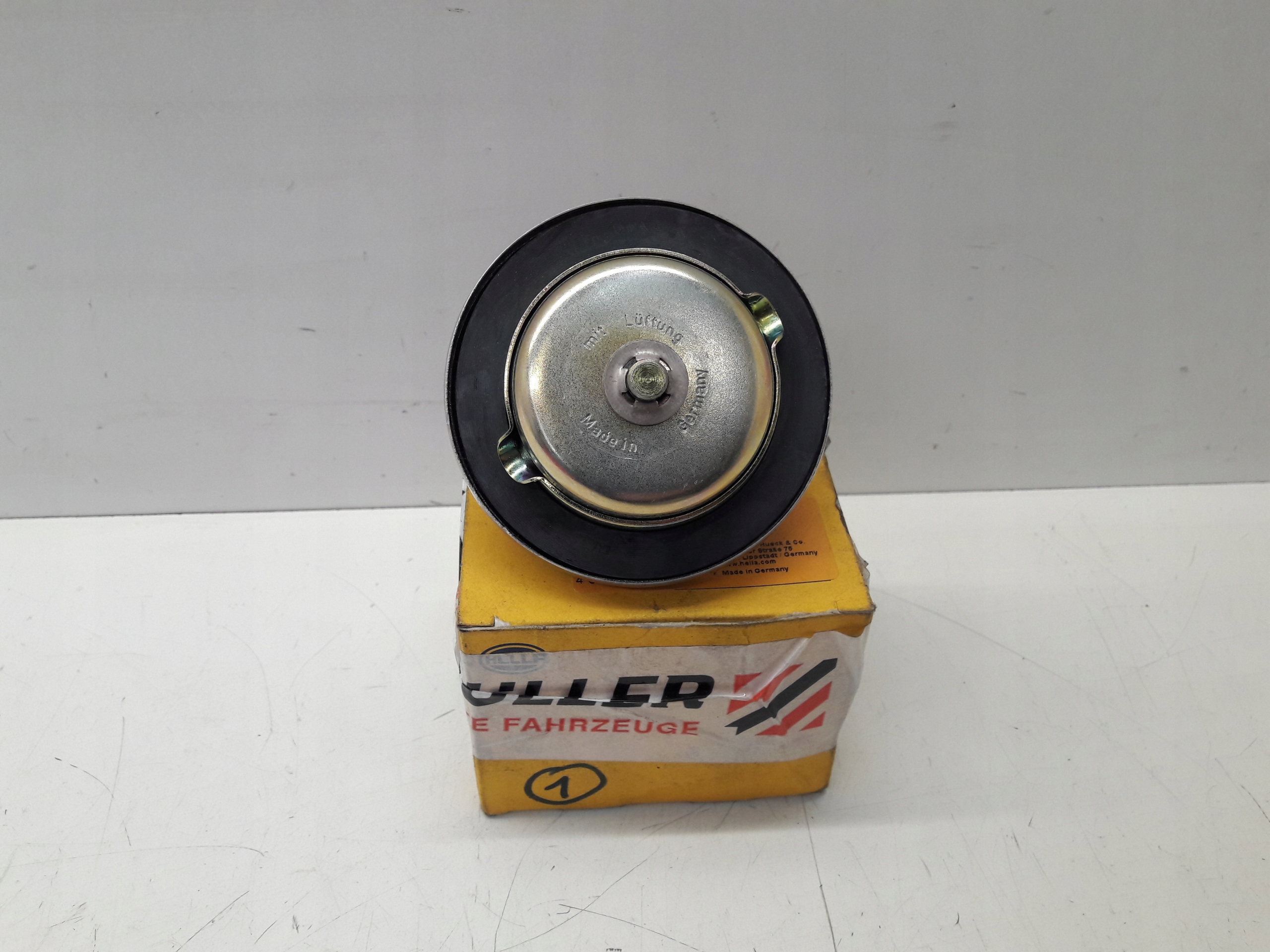 DECKEL des Kraftstoffsbehälters 004735001