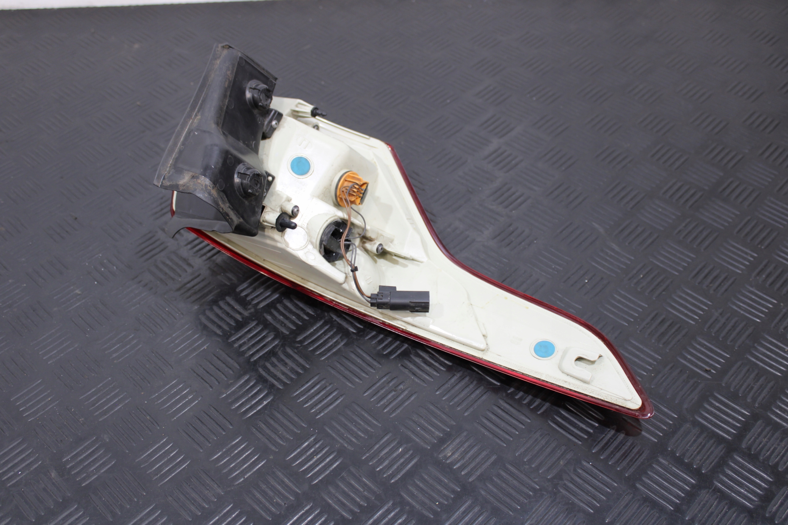 light right rear part CV44-13404-BH FORD KUGA MK2