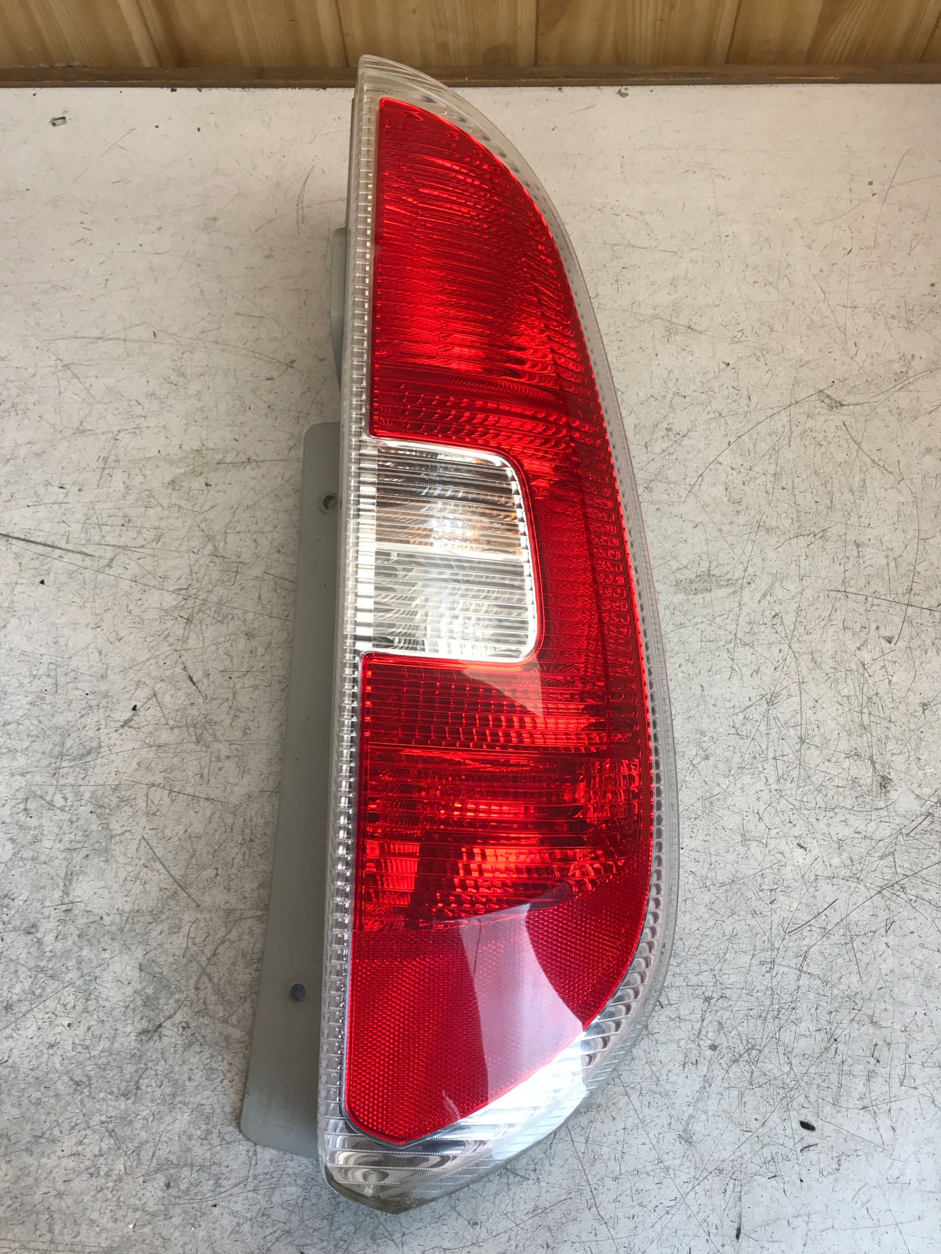 light right rear part SKODA ROOMSTER 5J7945096