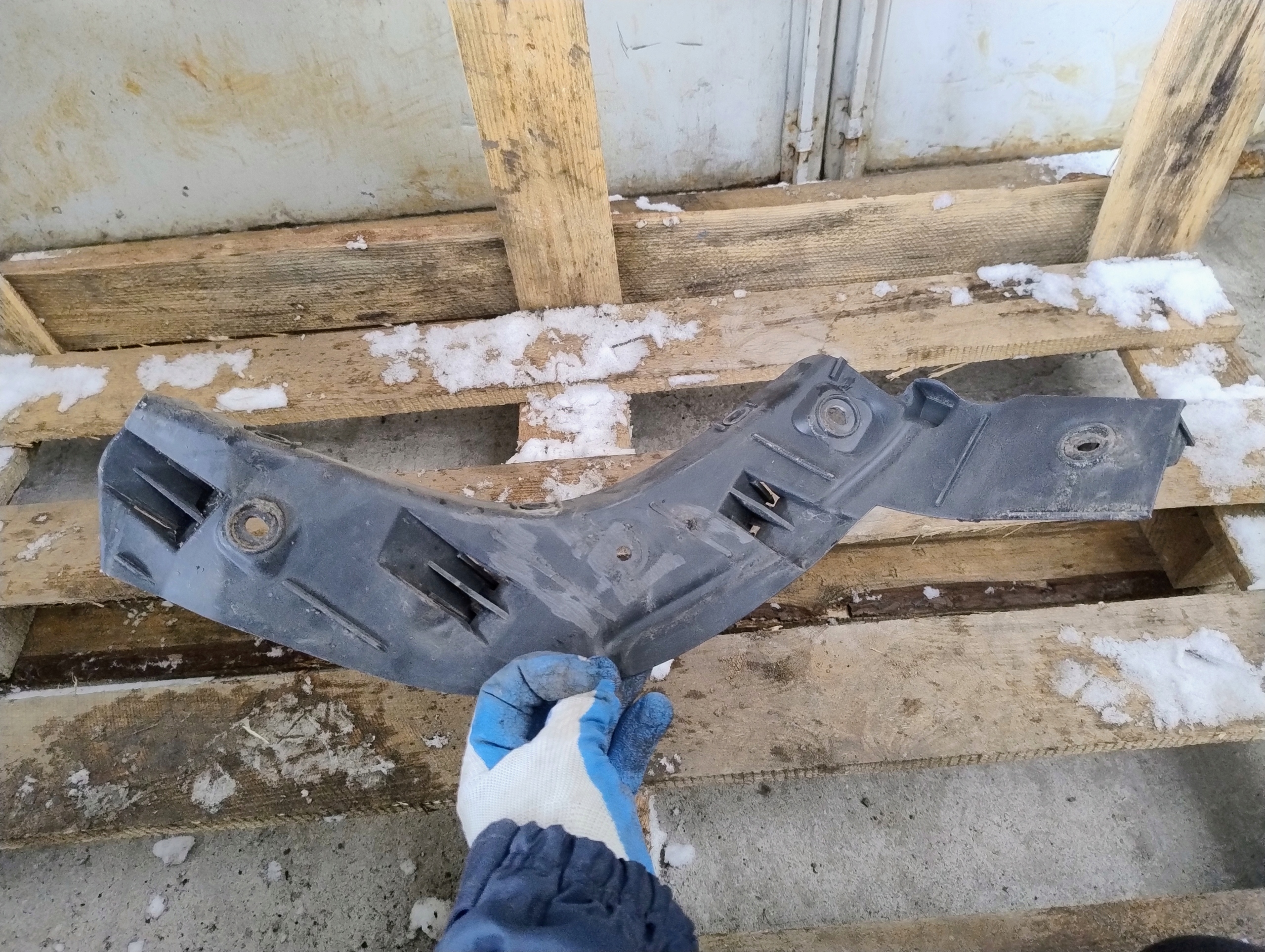 bumper bracket right rear part SEAT ALTEA 5P0807376A