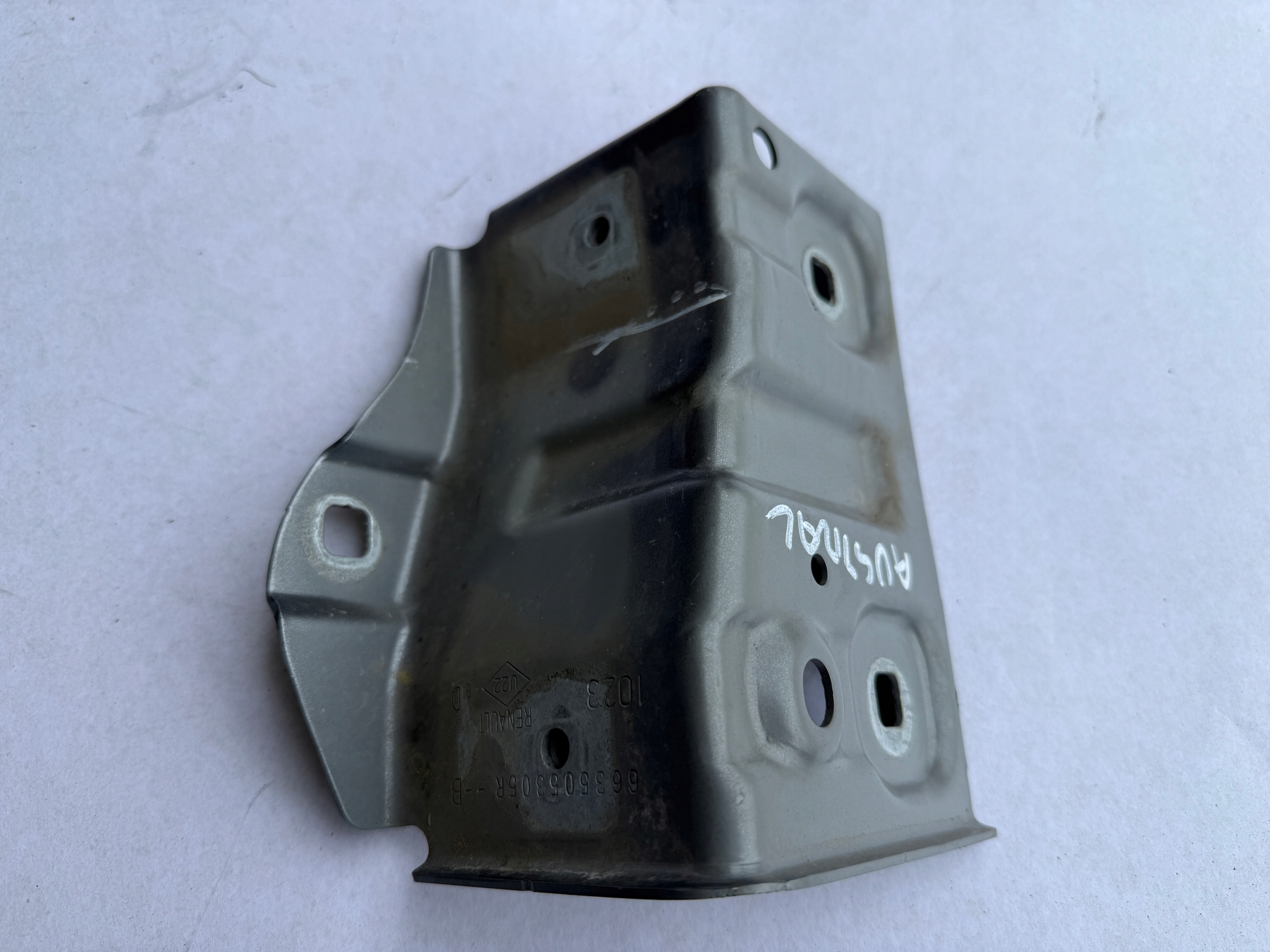 RENAULT AUSTRAL E-TECH Support plaque Console Aile Droite Avant 663505305R
