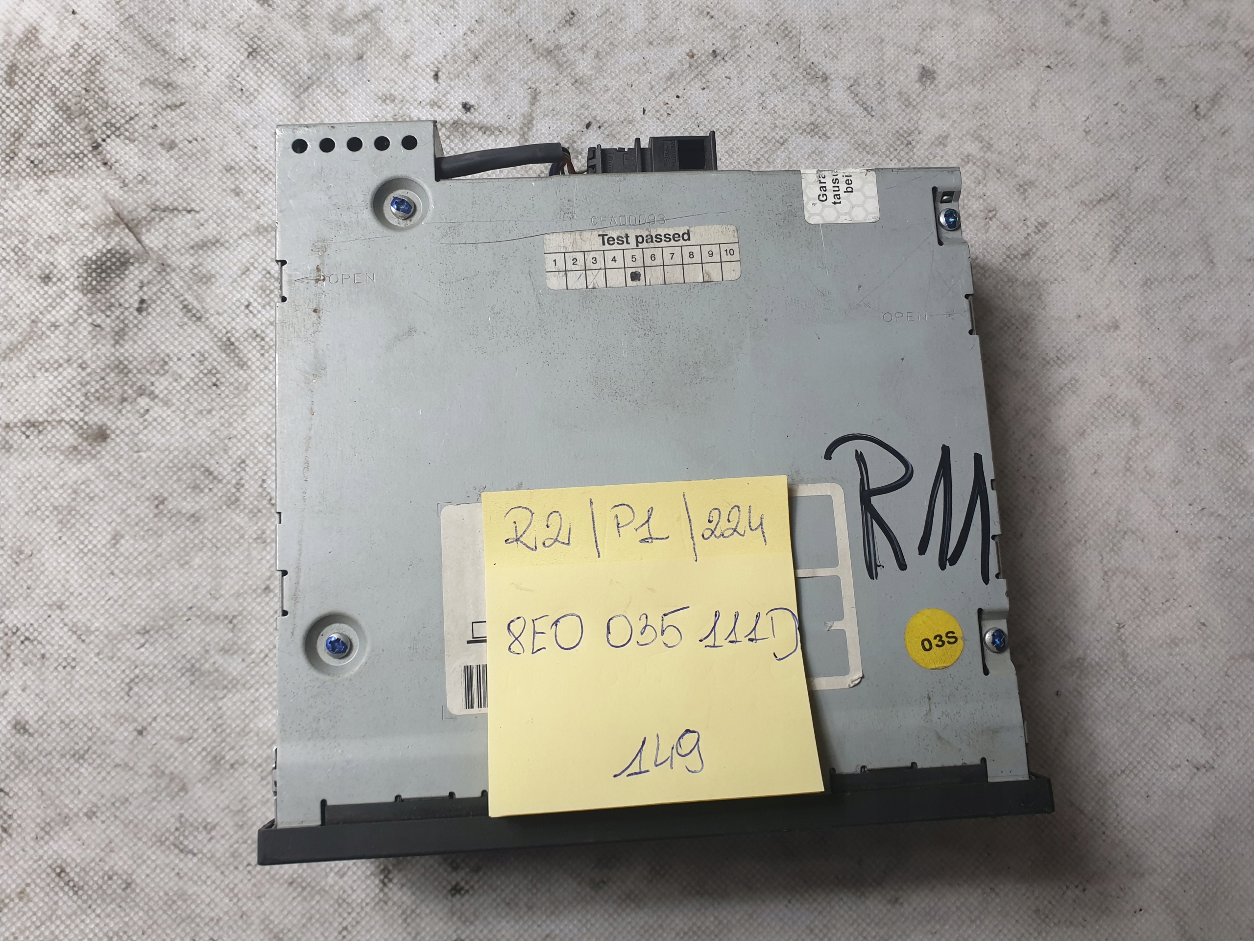 AUDI A4 B7 ZMIENIARKA PŁYT CD 8E0035111D