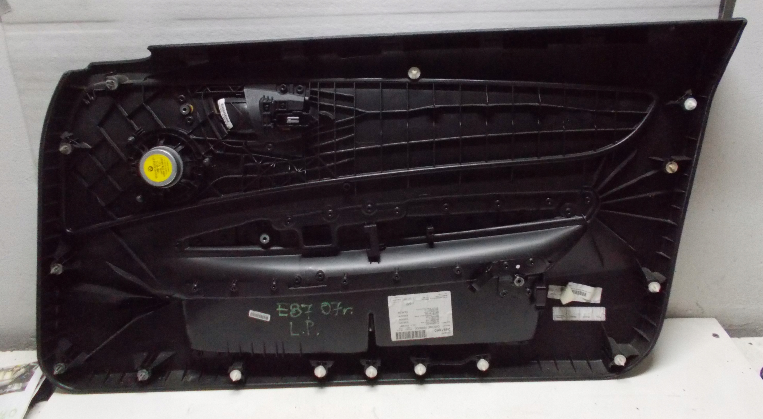 BMW E87 2.0 and 07R 3D side door left front