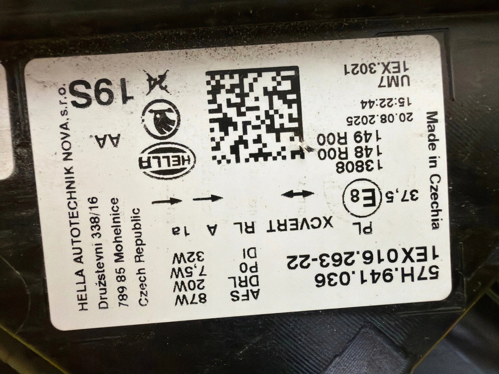 light right Skoda Kodiaq II 2 Matrix 2024- 57H941036