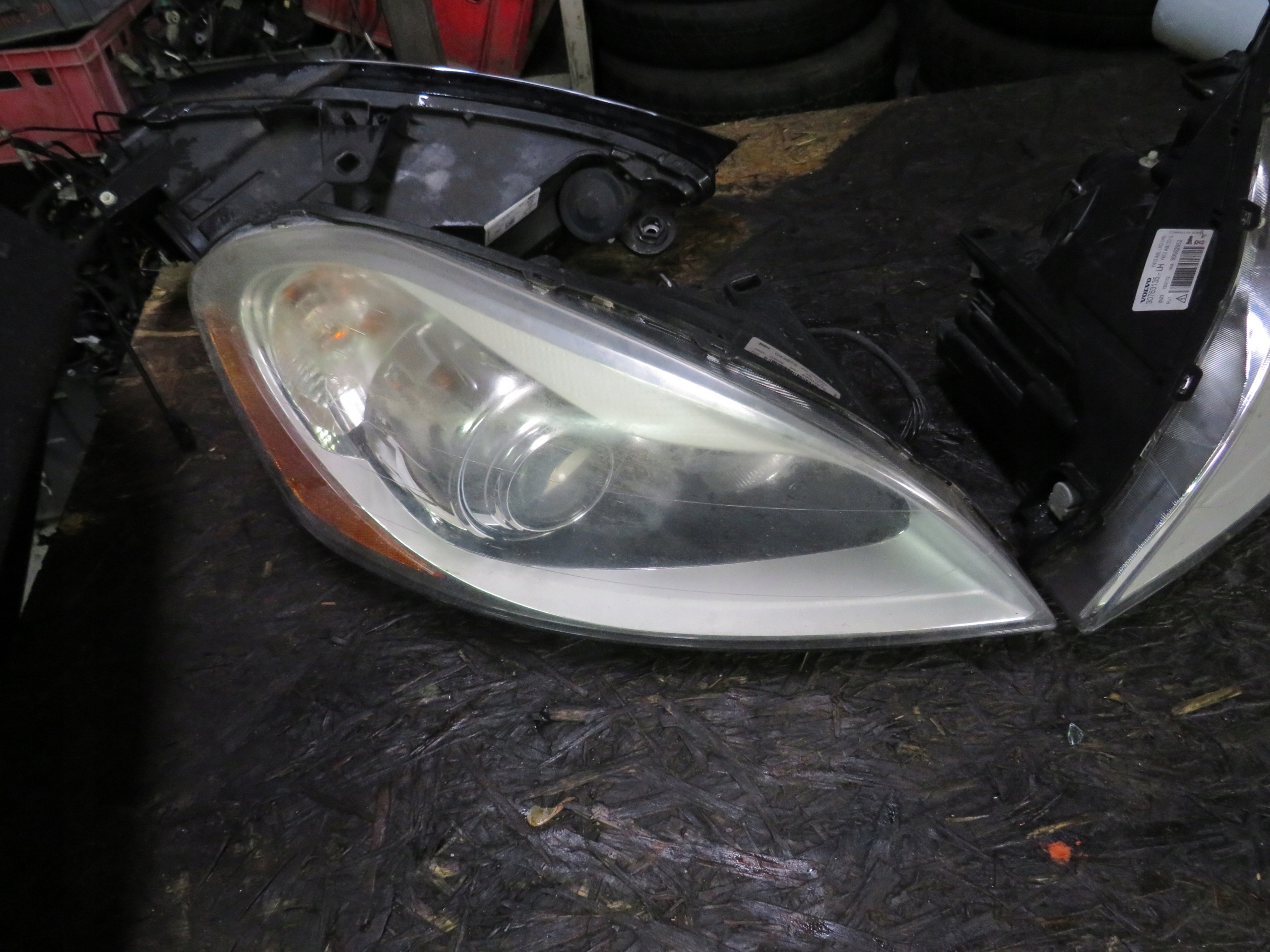 LAMPY PRZÓD PRZEDNIE 89902979 89902952 VOVLO XC60