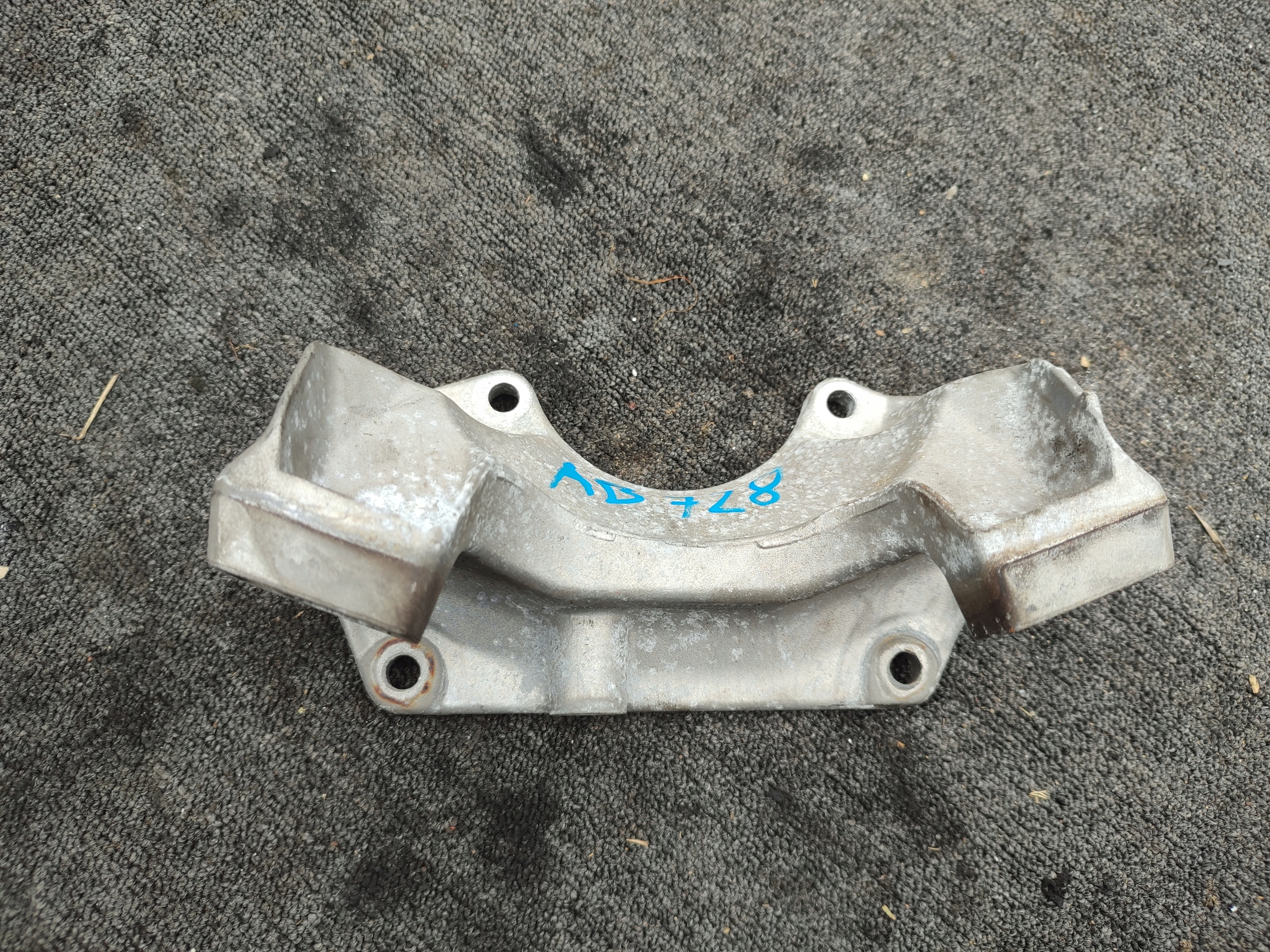 Stütze Halter Getriebe getriebe BMW E60 E61 E63 E64 6776523
