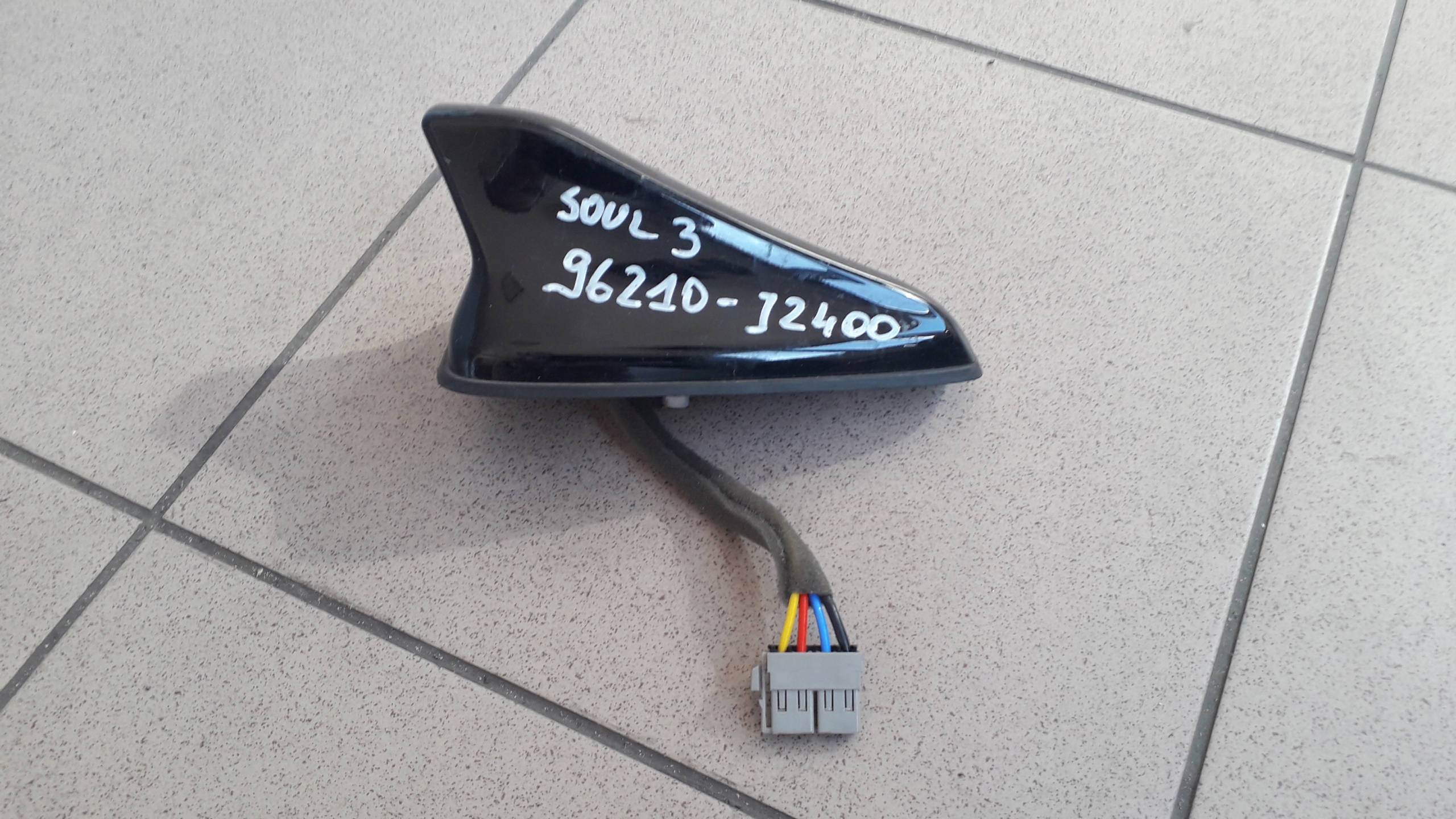 Kia SOUL III 2019-22 антена на дах 96210-J2400