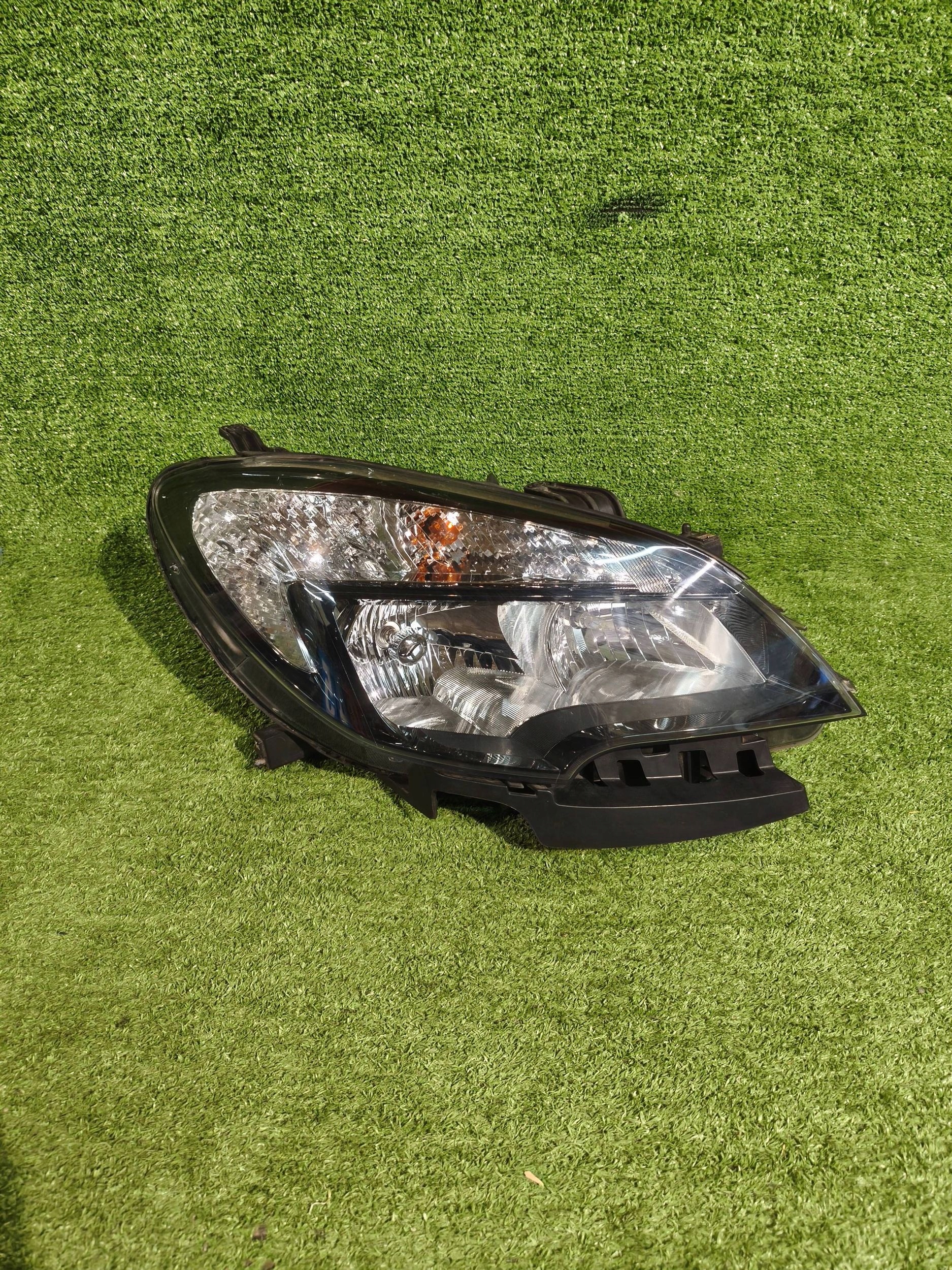 REFLEKTOR right front OPEL MOKKA A 12- black ZWYKLA NR.1345