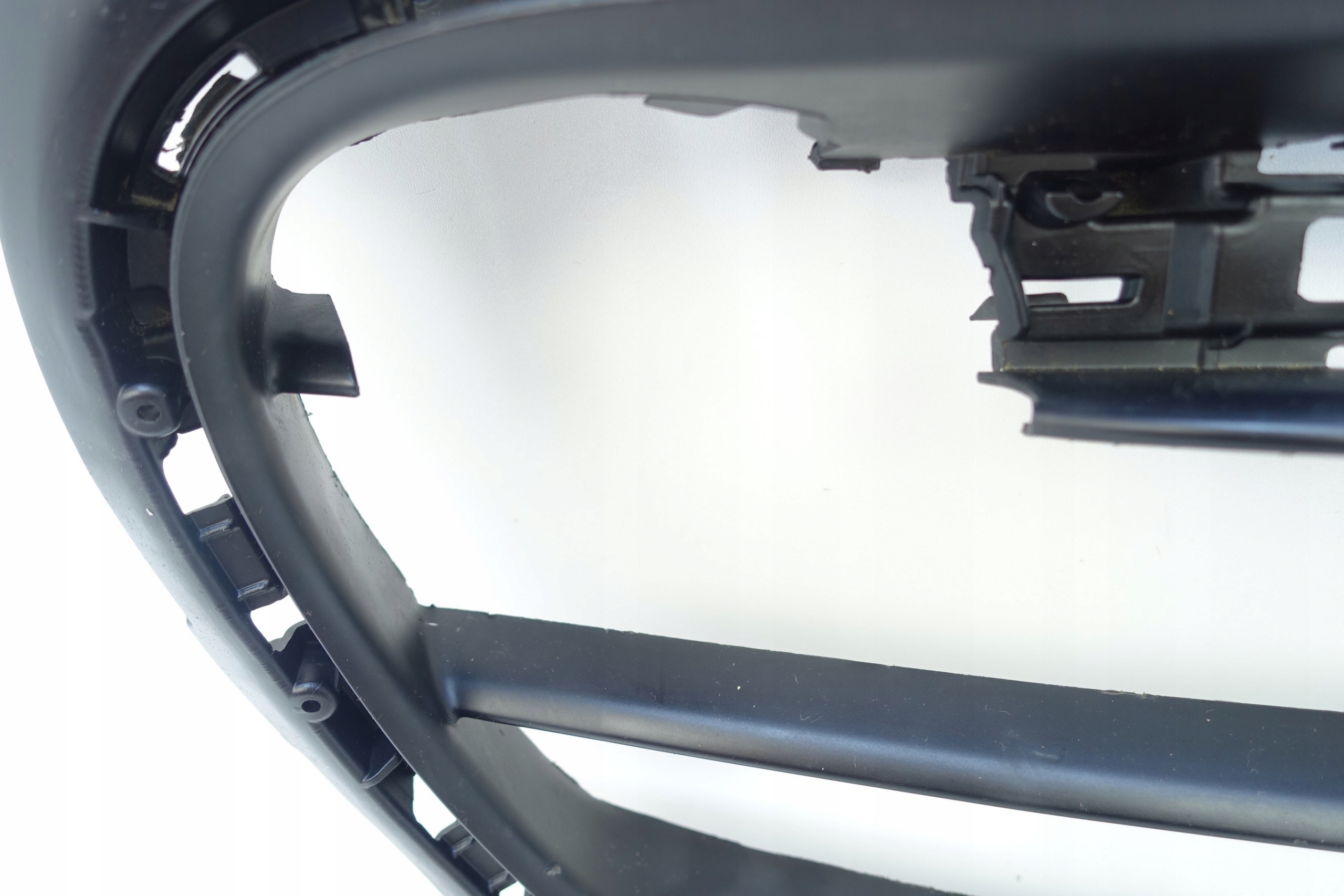 grid of a bumper right front PORSCHE BOXSTER 98150556402