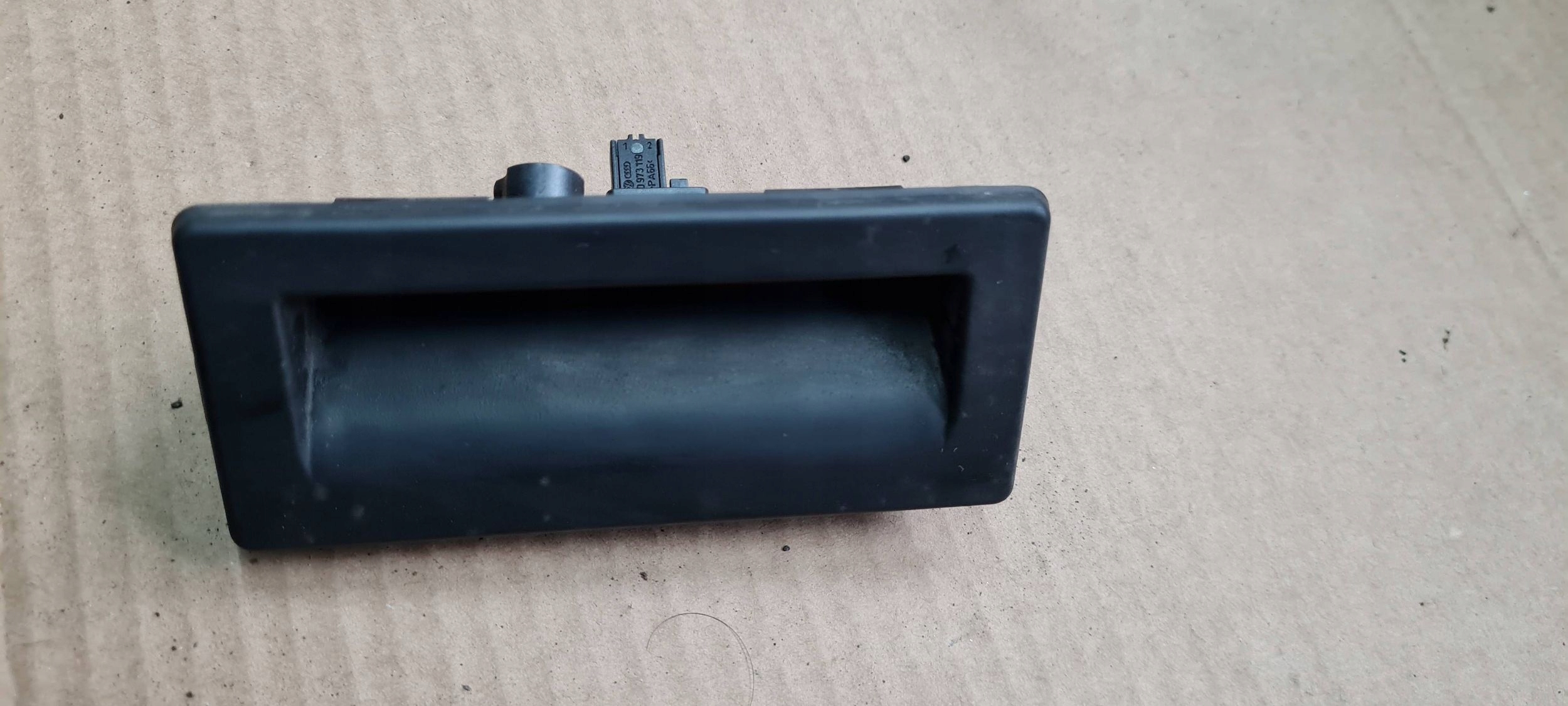 A4 B9 8W PRZYCIK bonnet boot MIKROSTYK 3V0827566 A5 8W