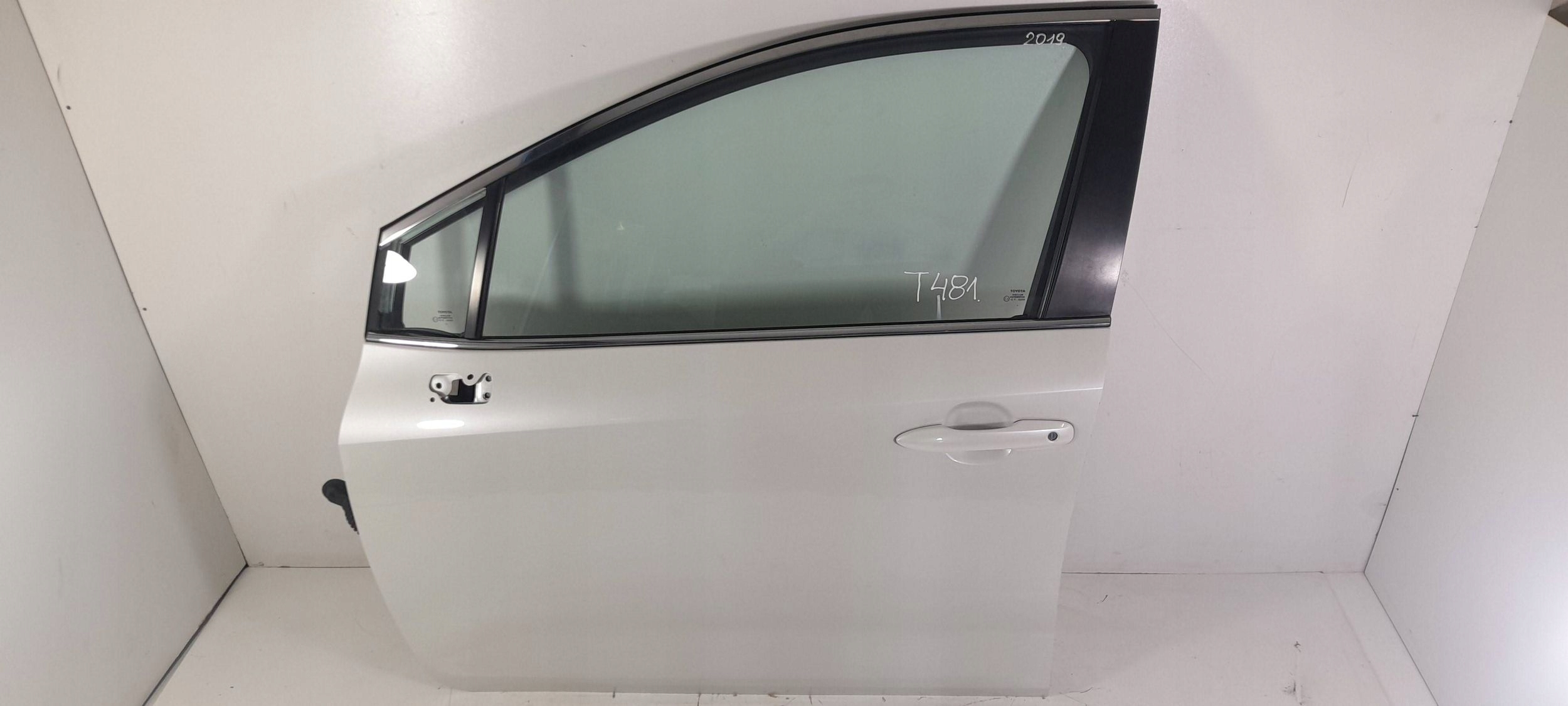 Toyota Corolla E21 door front left 070 (T481)
