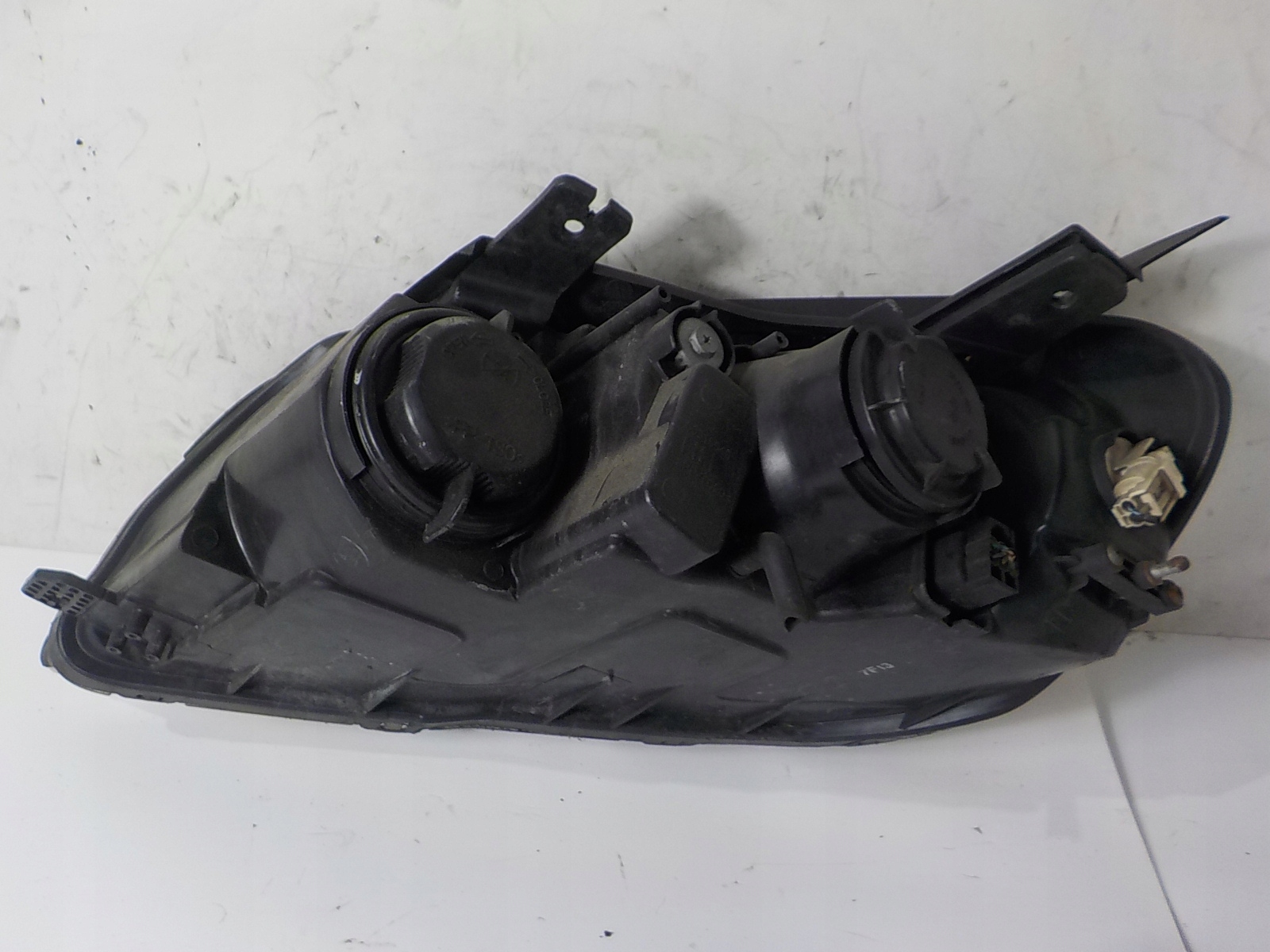 CHEVROLET CAPTIVA light right front front UK