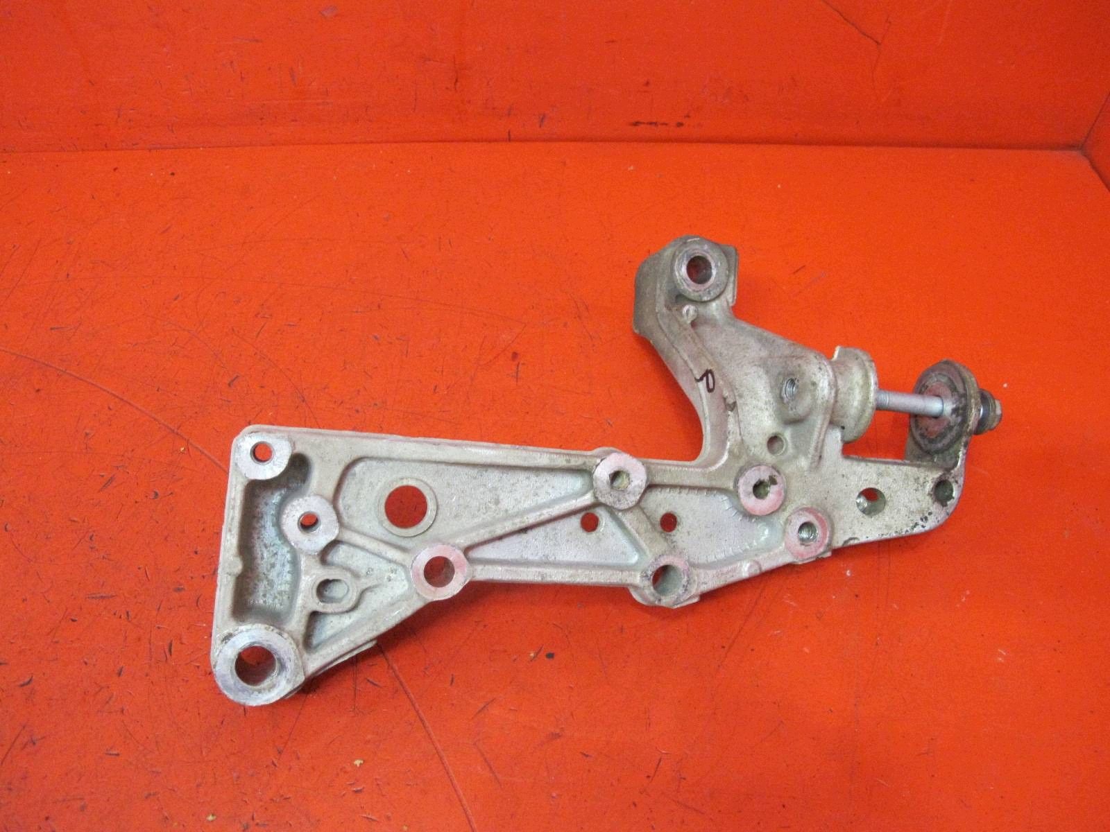 SKODA OCTAVIA 1Z 2 II SEAT AUDI VW console holder arms right front