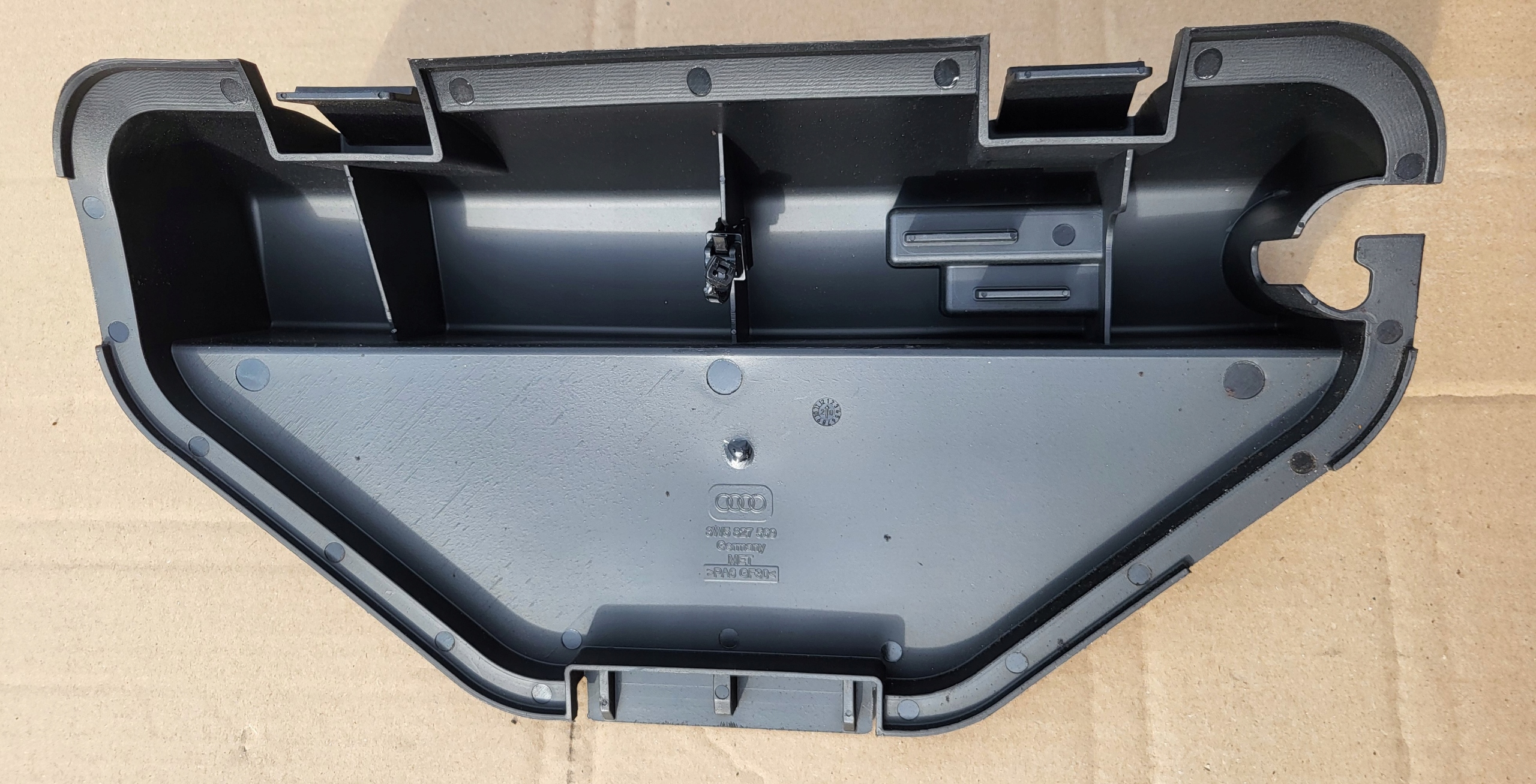 cover spoiler bonnet boot AUDI A4 B9 sedan OE 8W5827569