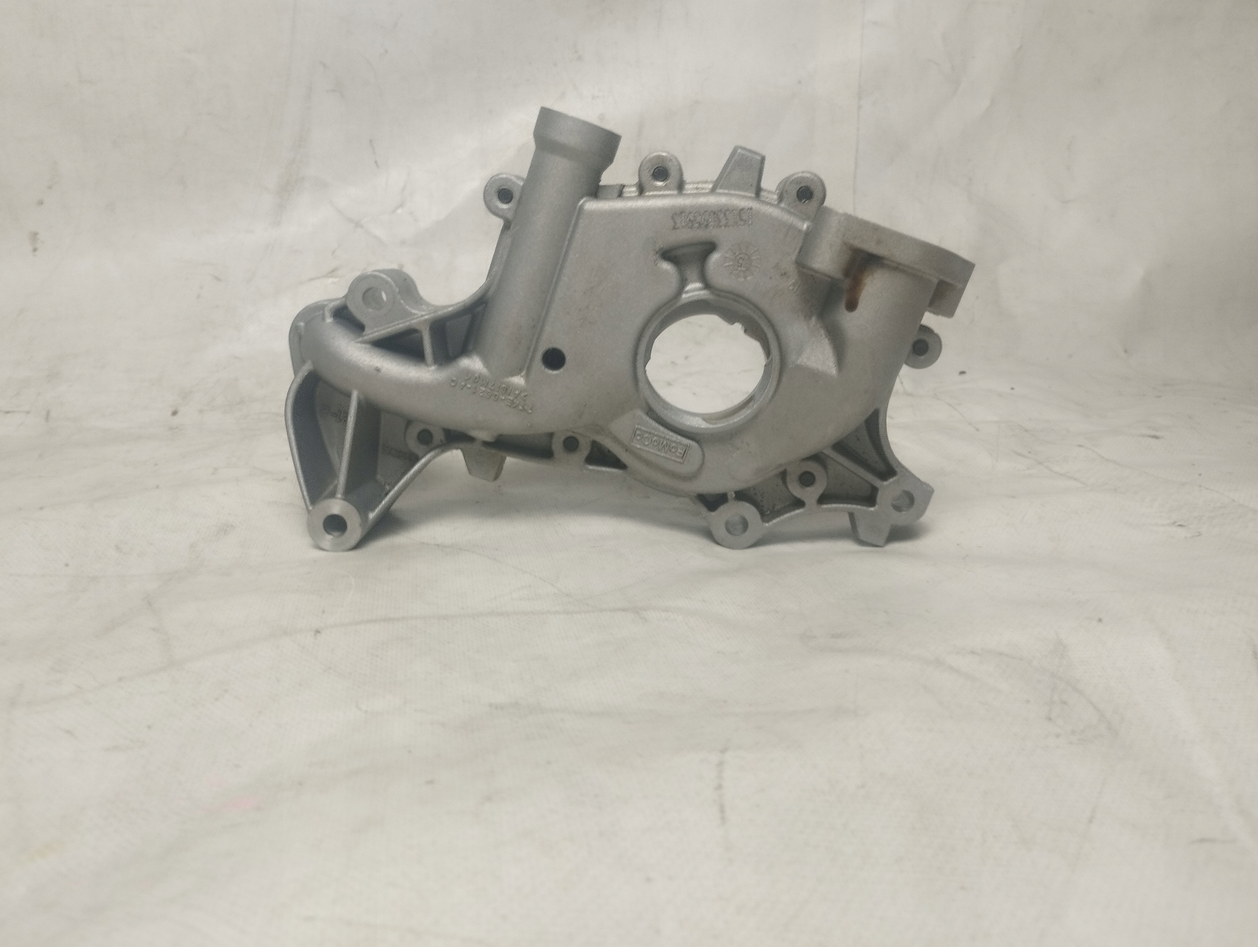 7T4E-6621-AC - Ford Mustang 15-Масляный Насос