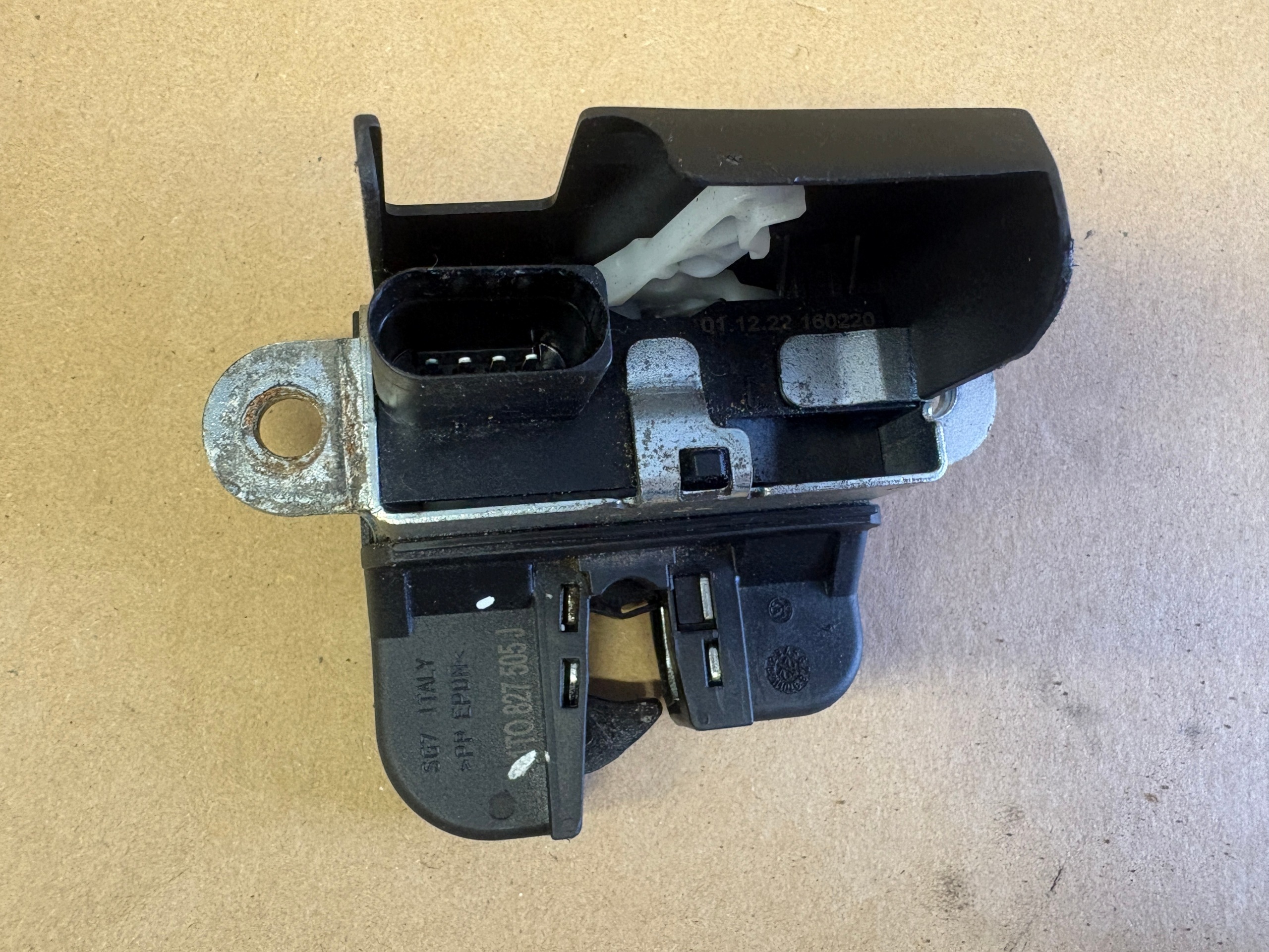 VW GOLF V lock bonnet boot 1T0827505J 4 PIN