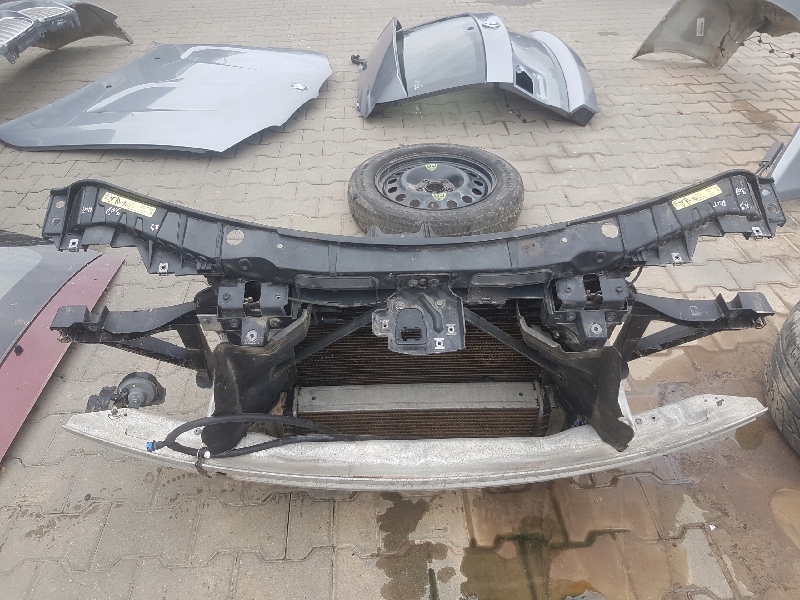 BMW X3 E83 LIFT 3.0 D PAS PRZEDNI CHŁODNICE