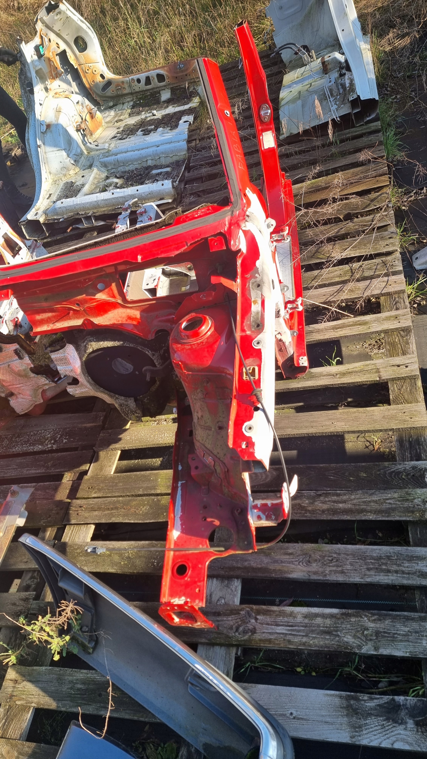 ЧЕТВЕРТИНА ЛІВА ШКОДА FABIA II ПЕРЕД