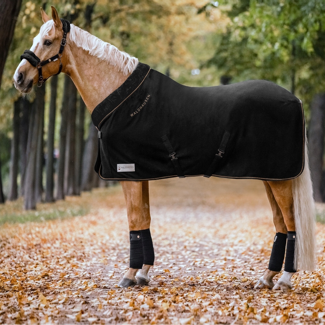 Deka pro koně Fleece rug černá Waldhausen 155 cm