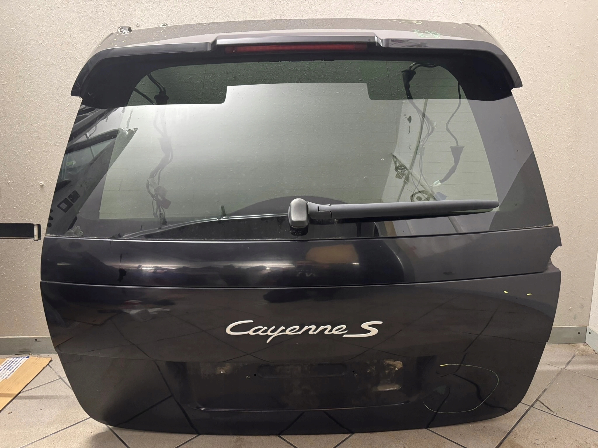 KLAPA BAGAZNIKA KPL CAYENNE I 1 7L5 FL LIFT ORG
