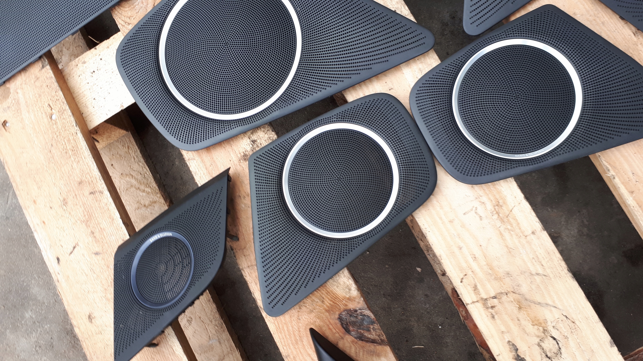 S4 B8 A4 MASKOWNICE Portière Console Bang OLUFSEN