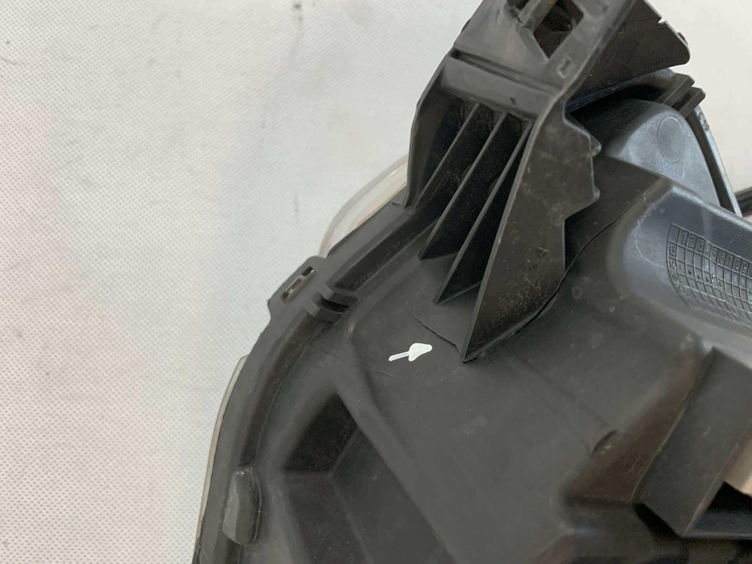 light right front reflektor Ford Transit Connect 13-17r DT11-13W029AC
