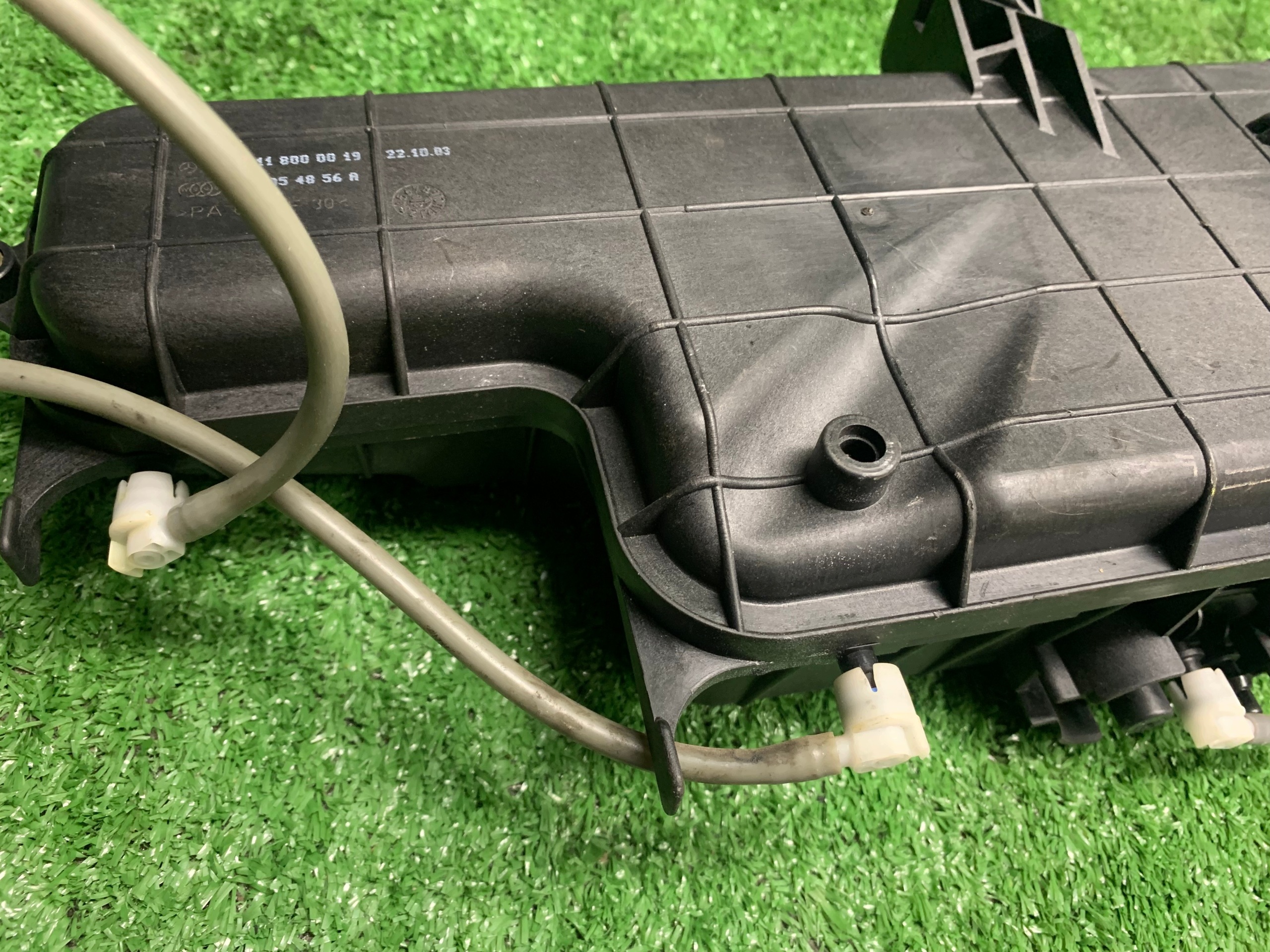 tank vacual air MERCEDES E-class W211 A2118000019
