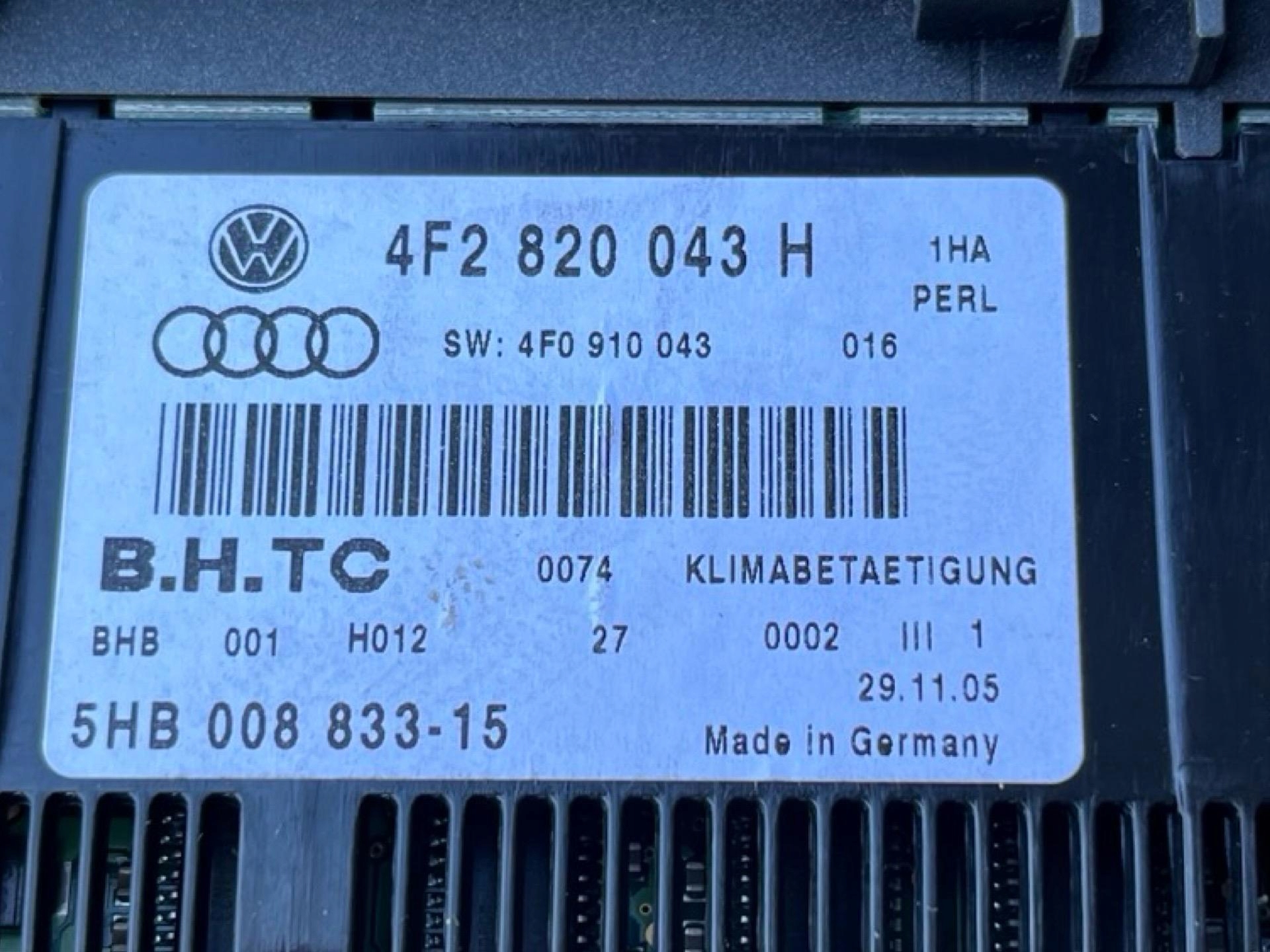 control panel of the air conditioning Audi A6 C6 2005 4F2820043H