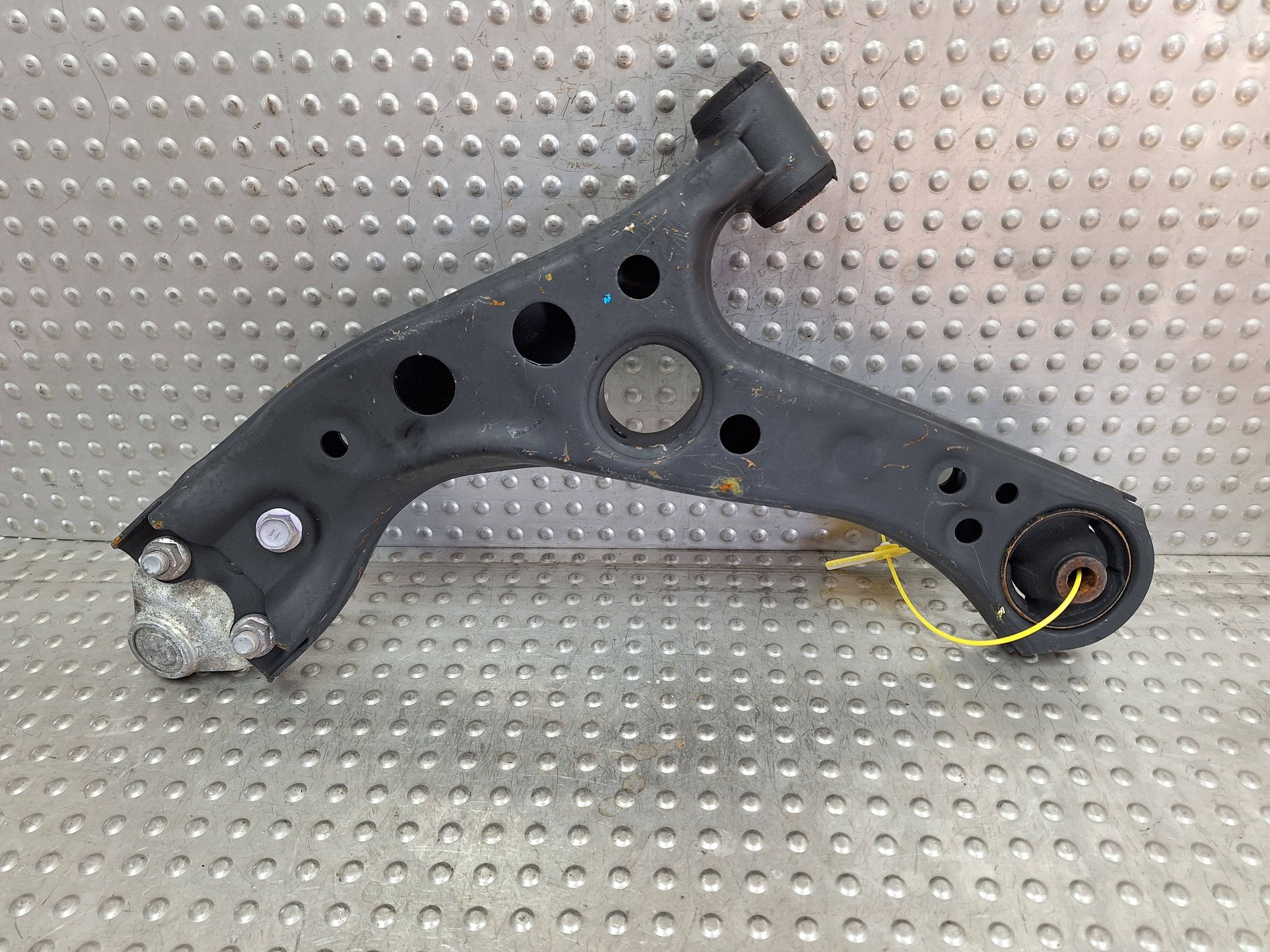arm right front TOYOTA CHR and 16-23