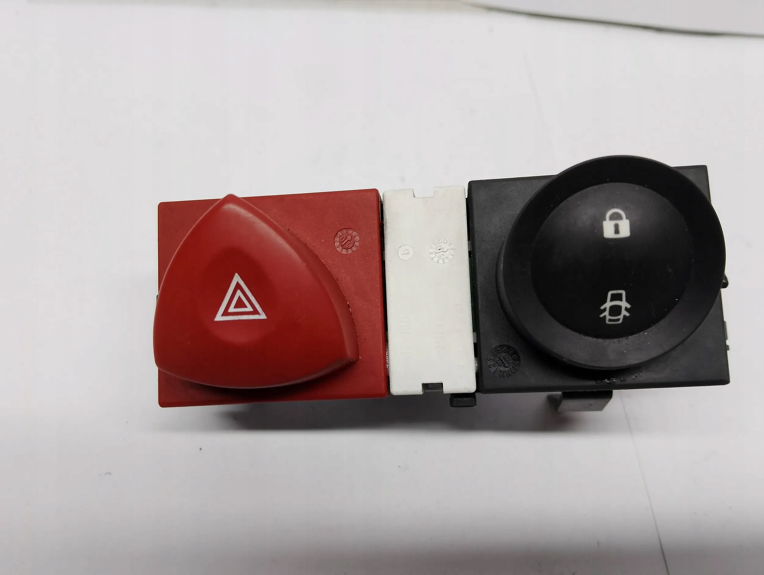 Schalter Schalter Leuchten des warnblickschalters Renault 8200095493